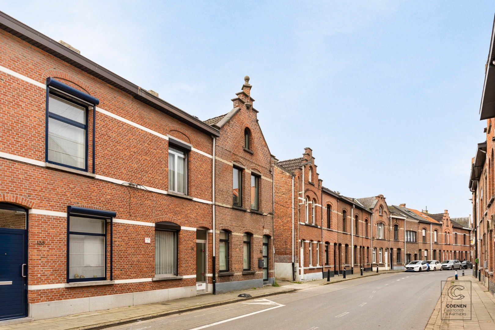 Te renoveren woning met 2 à 3 slpk's, een bew. opp. van 105 m² op een zeer centrale ligging te Lier! foto 2