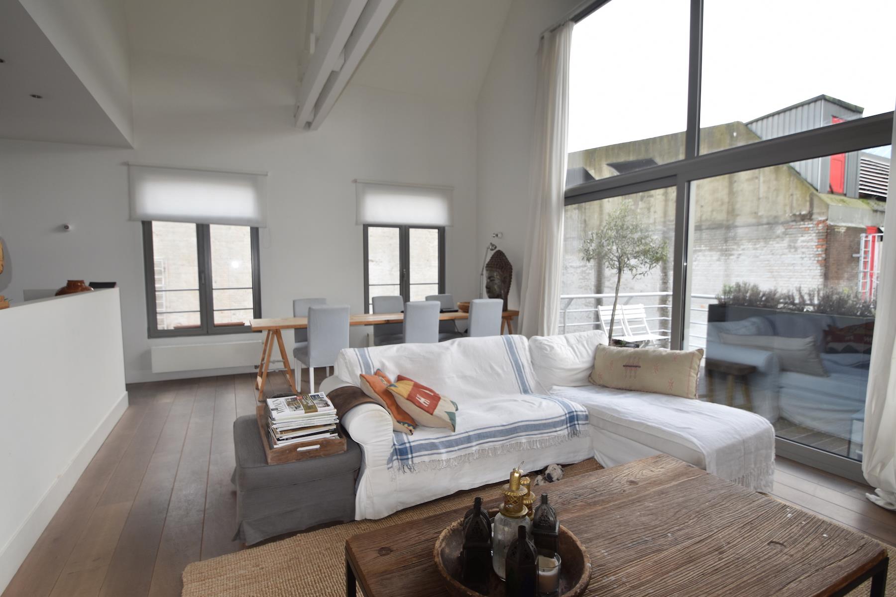 ANTWERPEN - Licht duplex-appartement in centrum Antwerpen. foto 4