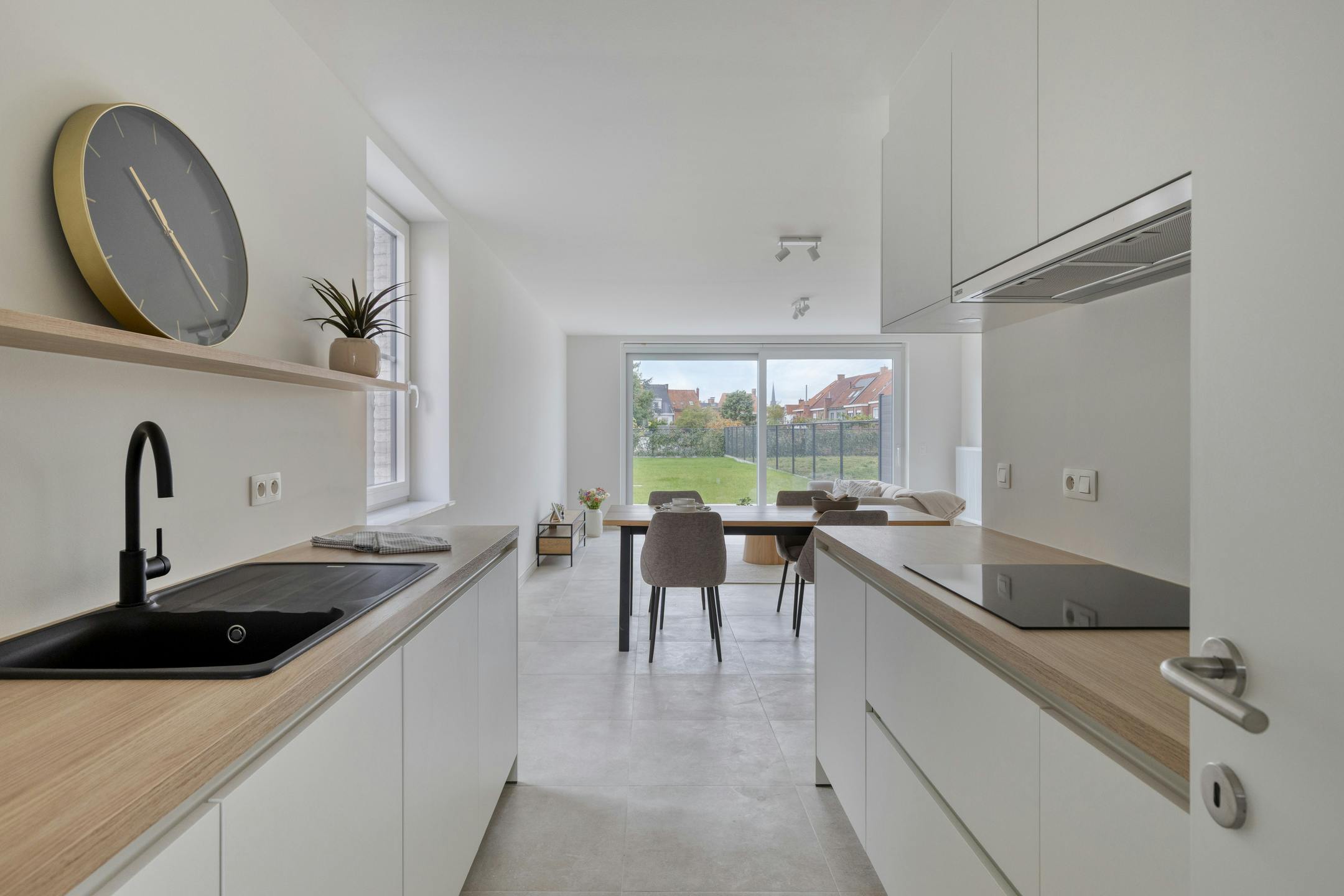 Volledig afgewerkt huis met 3 slaapkamers en tuin in Izegem foto 6