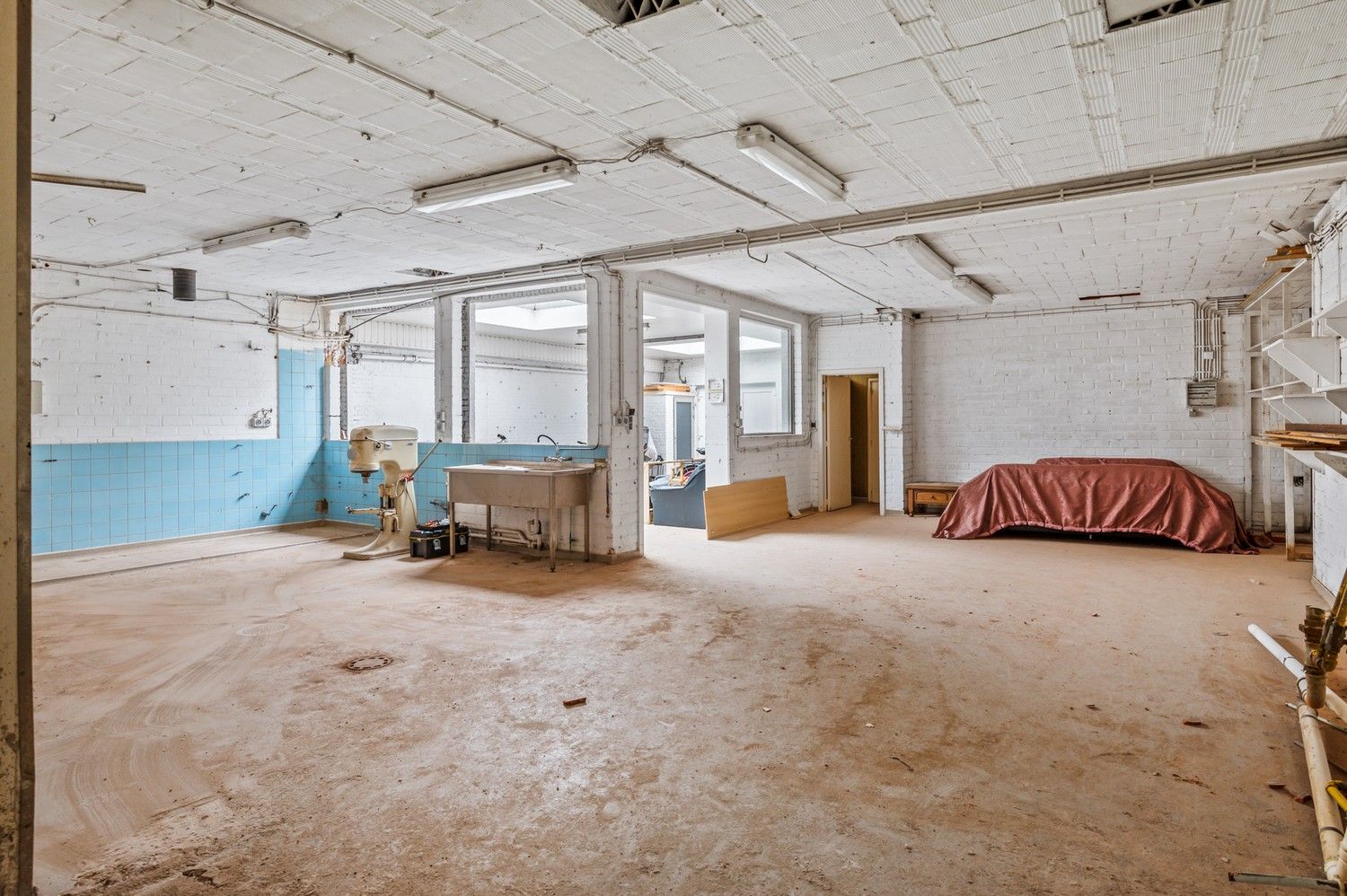 Ruim magazijn (+/- 441 m²) in Lier! foto 6