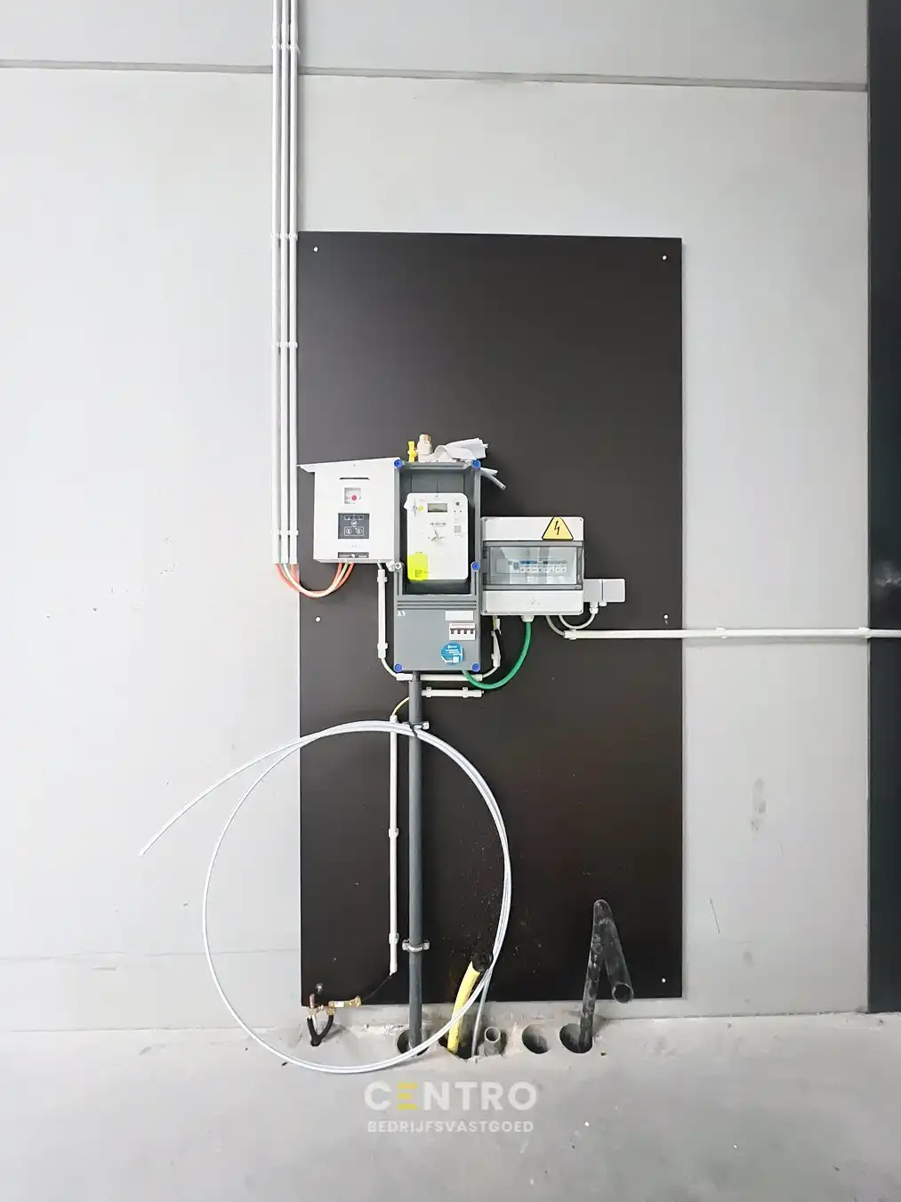 NB-magazijn van ± 275 m² (incl. 2 parkeerplaatsen!) en moderne glaspartij in driehoek TIELT-DEINZE-WAREGEM ! foto 12