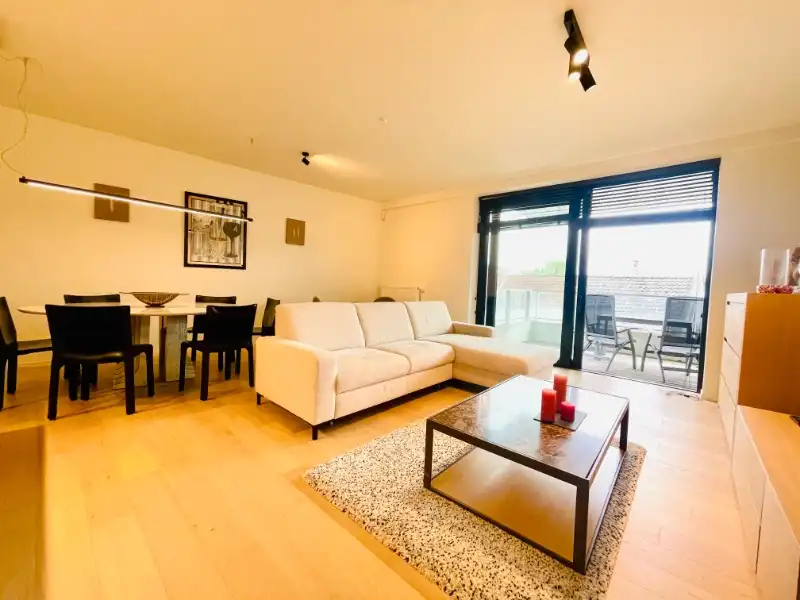 Twee slaapkamer appartement in het hartje van Deinze foto 2
