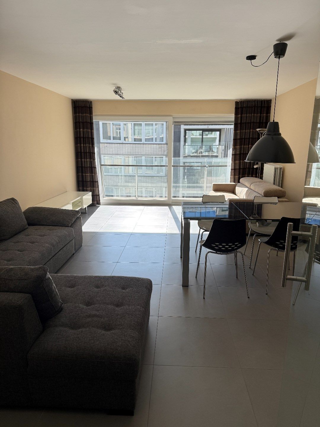 Moderne, instapklare studio in het bruisende hart van Oostende! foto {{pictureIndex}}