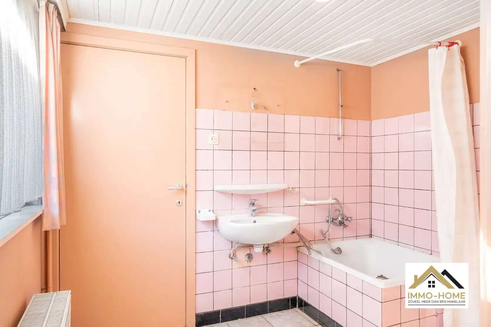 Te renoveren woning met garage centrum Beervelde!  foto 19