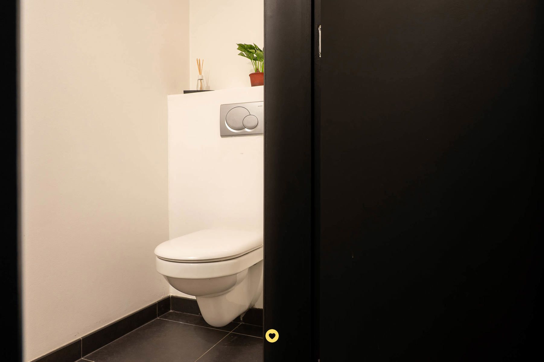 Rustig gelegen instapklare HOB met 4 SLK's, bureau en tuin foto 16