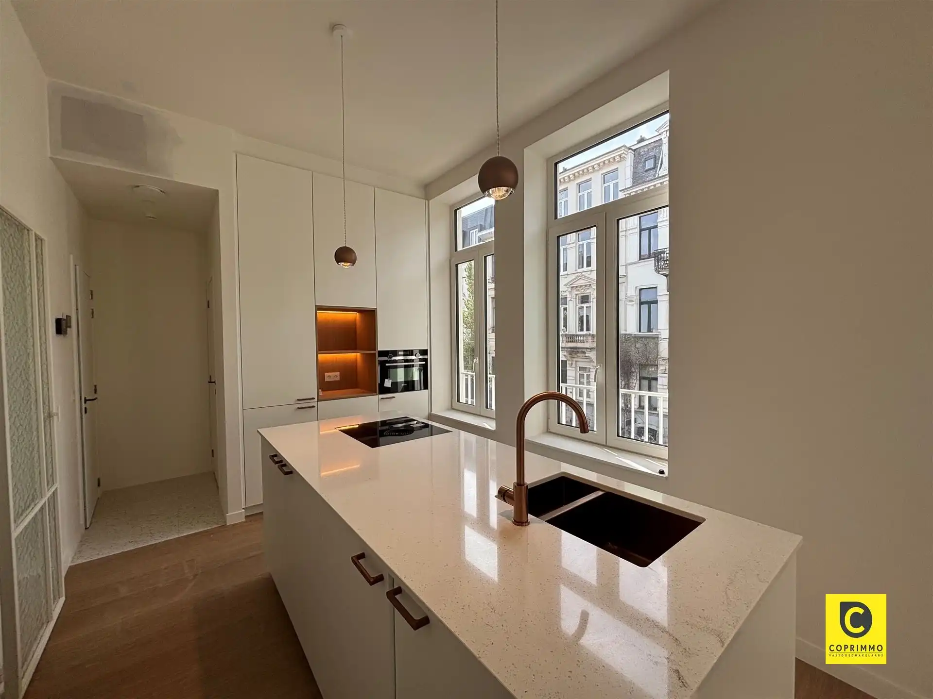 Gerenoveerd 2 slp app met terras! foto 2