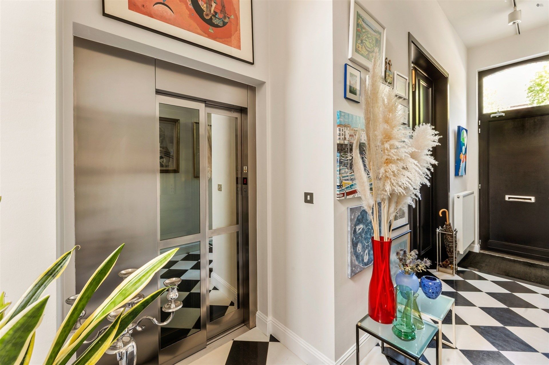 Stijlvolle en hoogwaardig afgewerkte villa met bijgebouw op fantastische locatie op perceel van 1784 m² foto 34