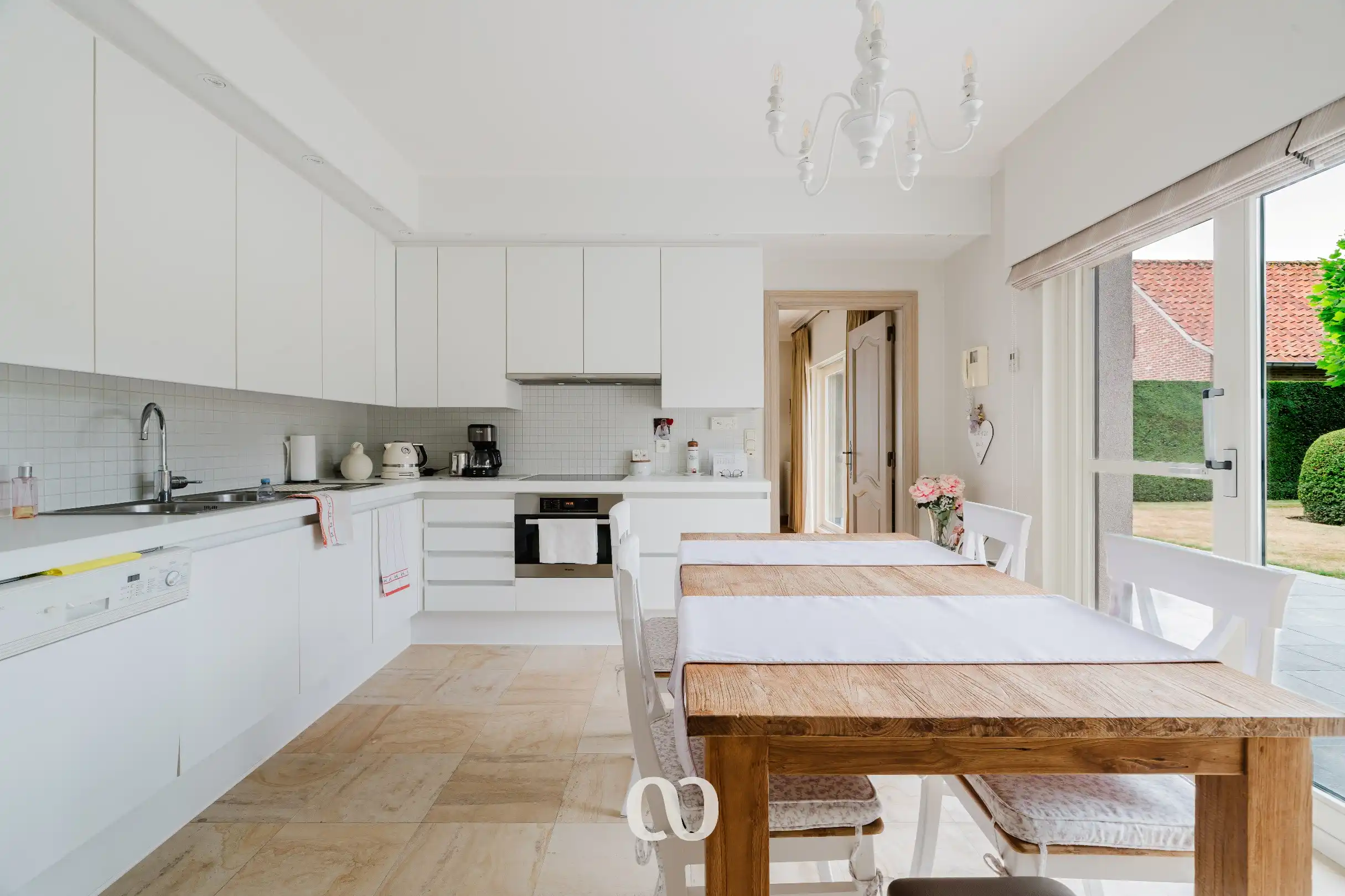 Prachtig onderhouden villa op meer dan 2.000 m² in Kaster foto 12