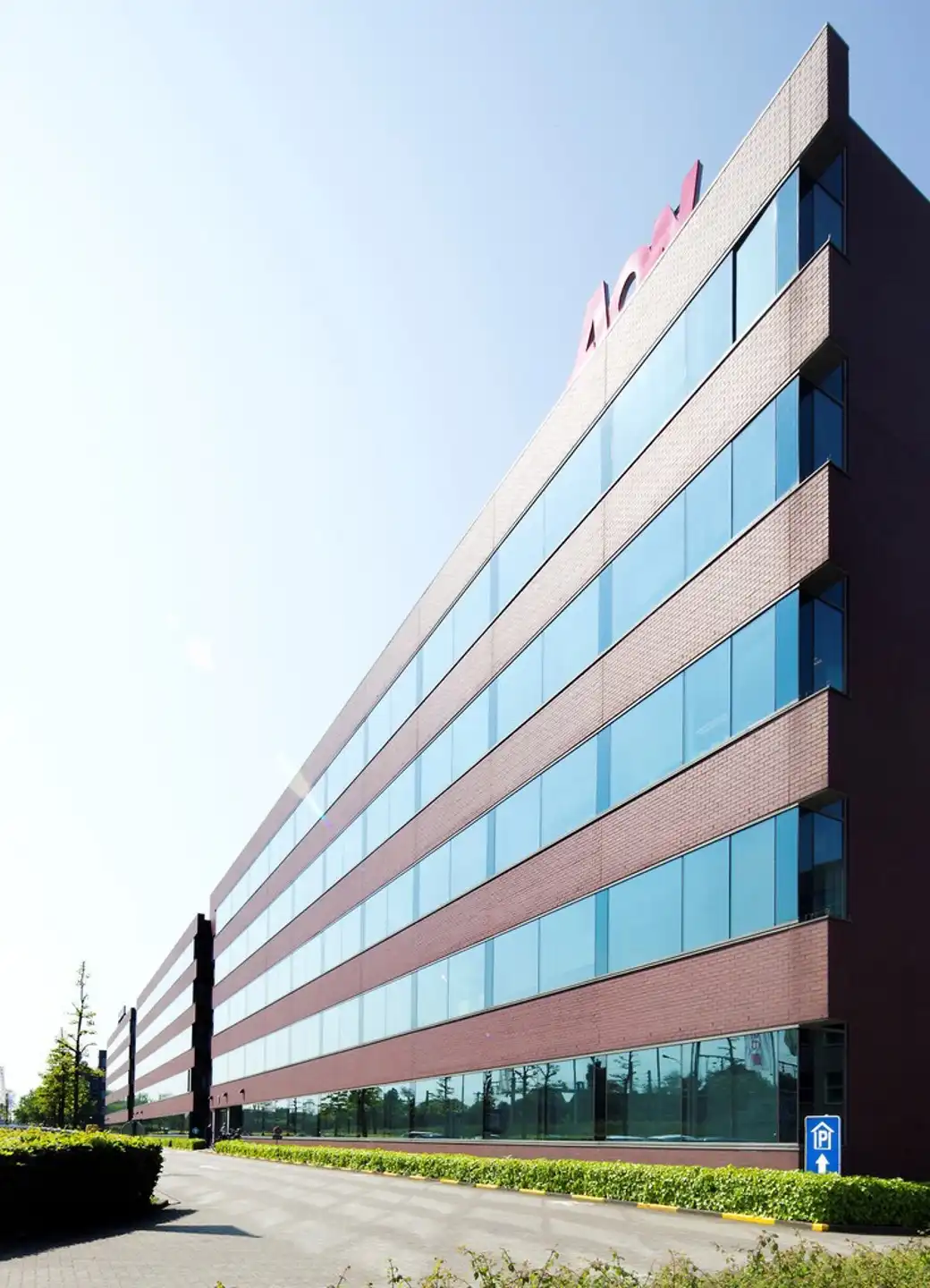 Kantoor te huur Berchem: 535 m² in The Sage bij station   foto 2