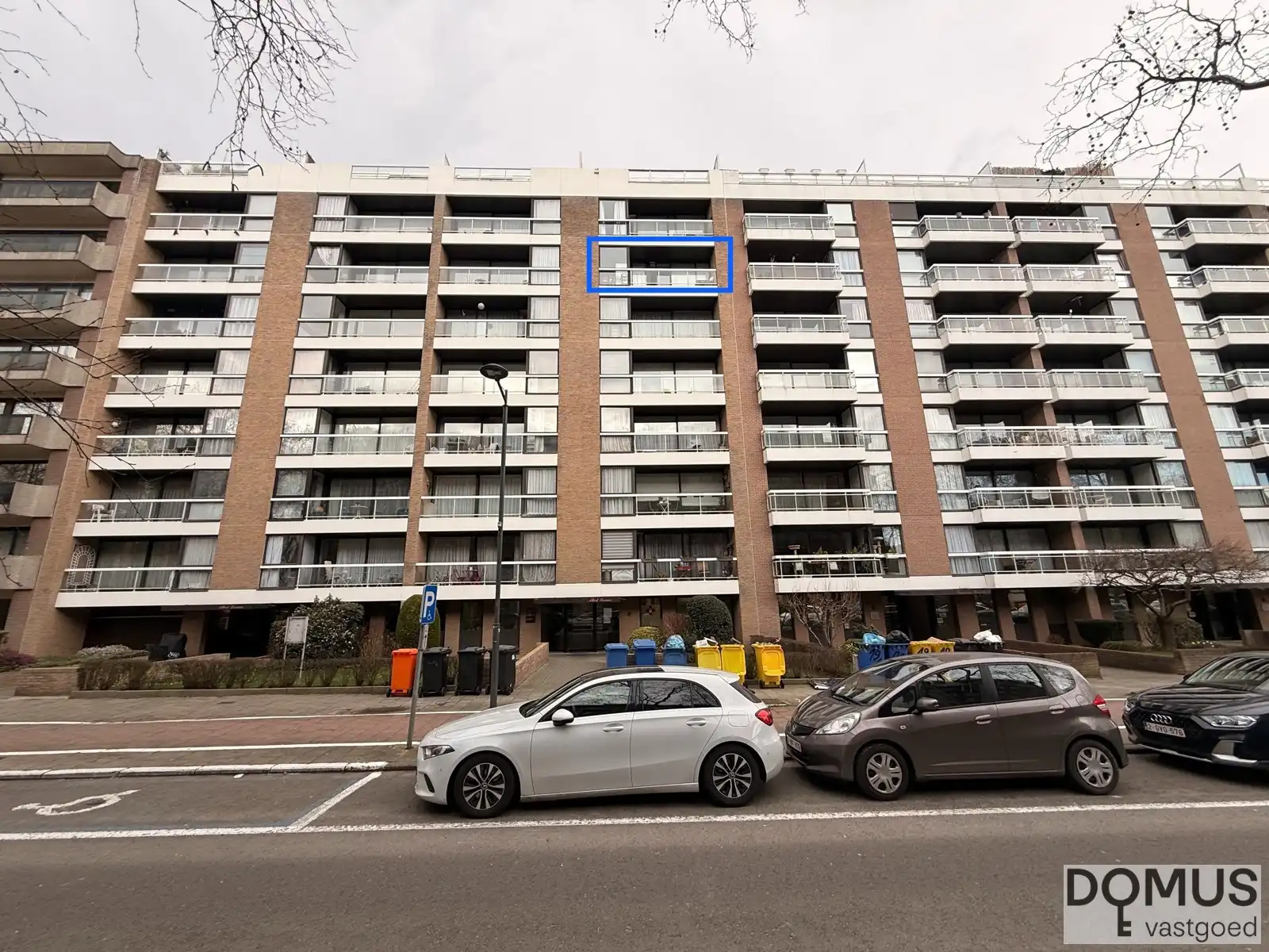 Aangenaam en ruim 2 slaapkamer-appartement te Evere foto {{pictureIndex}}