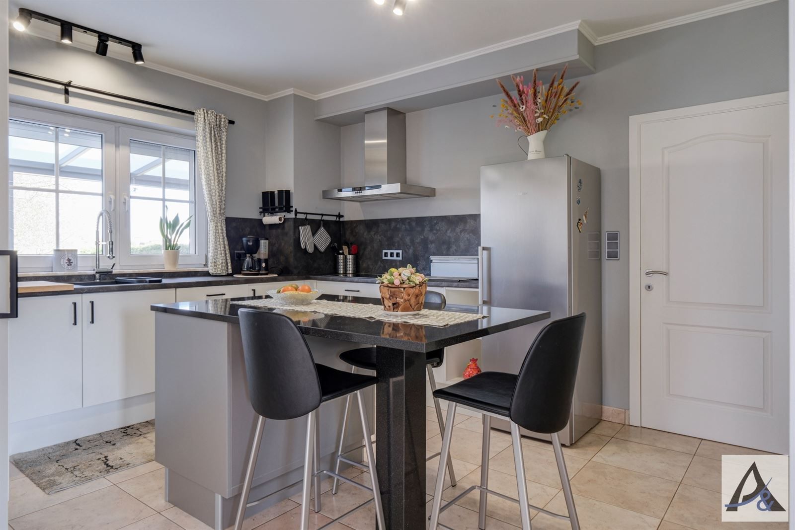 Uitgeruste en instapklare woning op landelijke locatie met label A foto 12