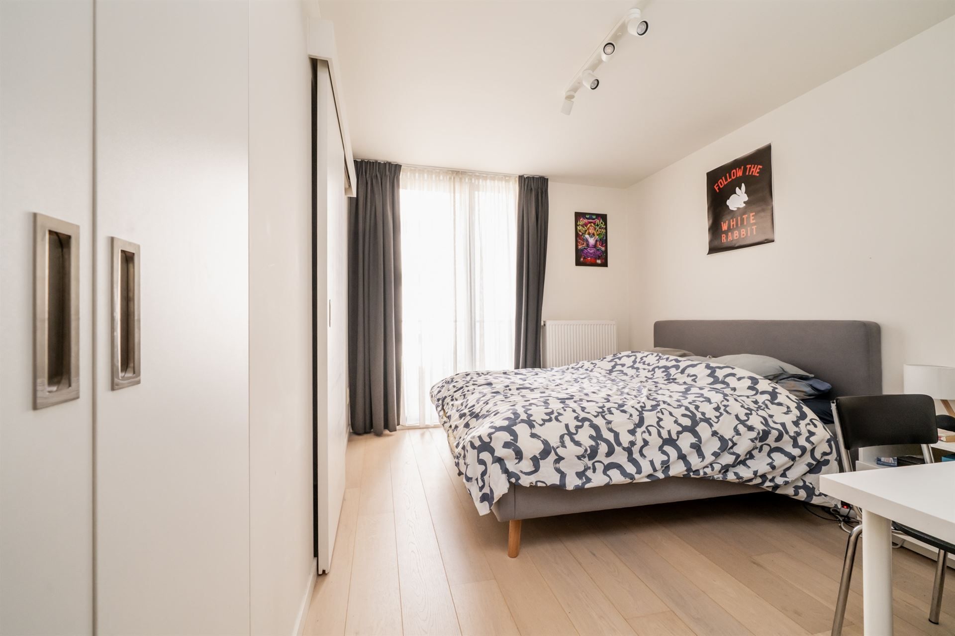 Prachtig, recent 3 slaapkamer duplex appartement met private tuin van 50m² foto 4