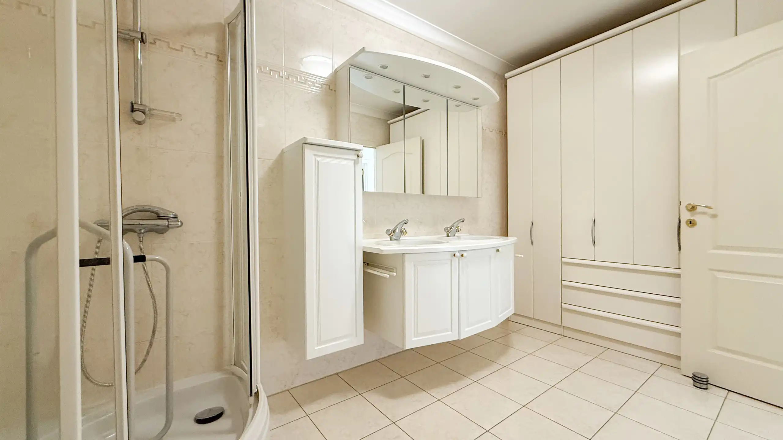 Lichtrijk appartement met zonnig terras, garage en 2slpk! foto 17