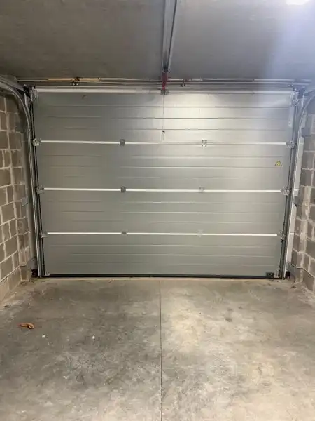 Garage te huur gelegen in het centrum van Wakken. foto 5