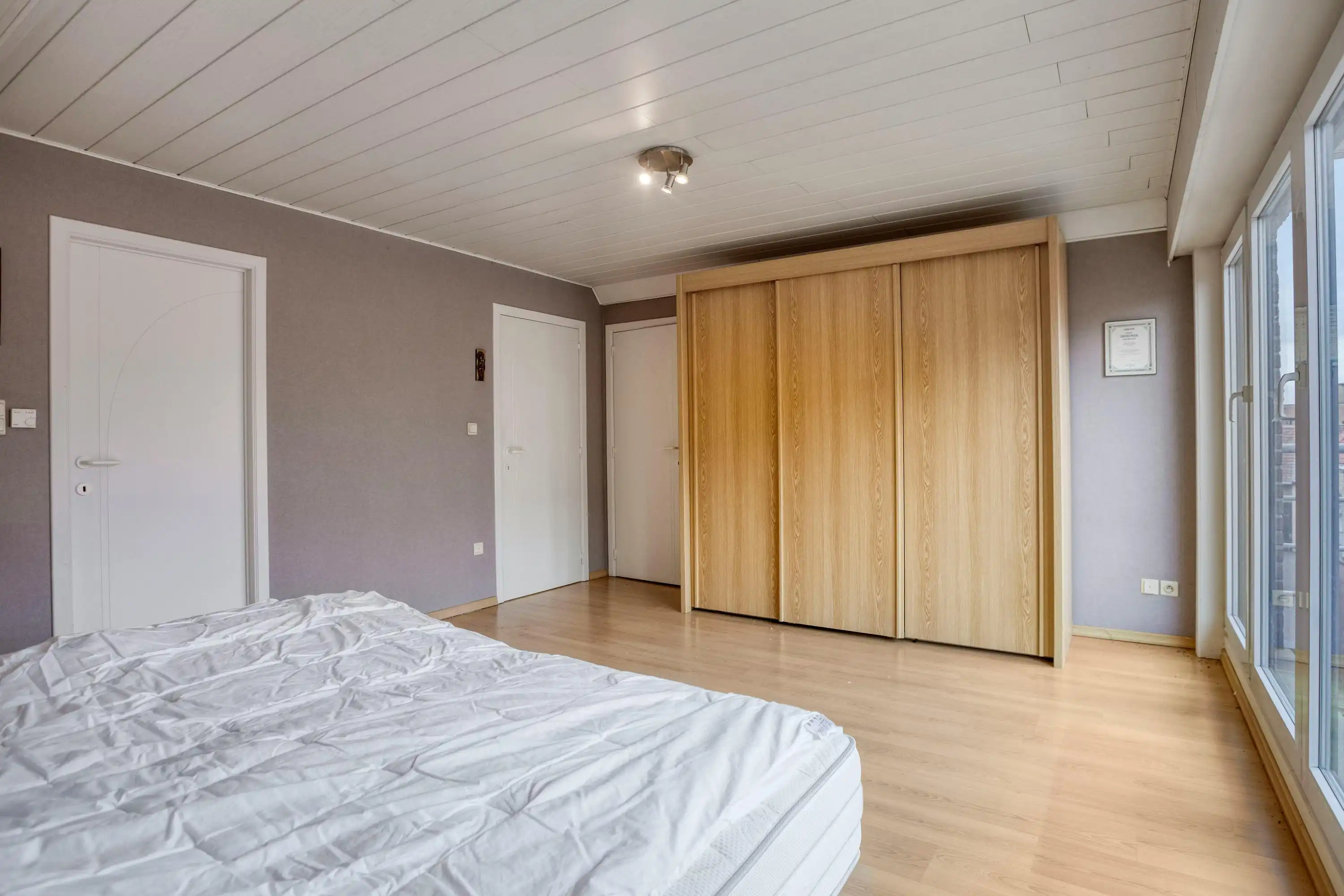 Ruime woning met 2 garages en lift in centrum Veurne foto 21
