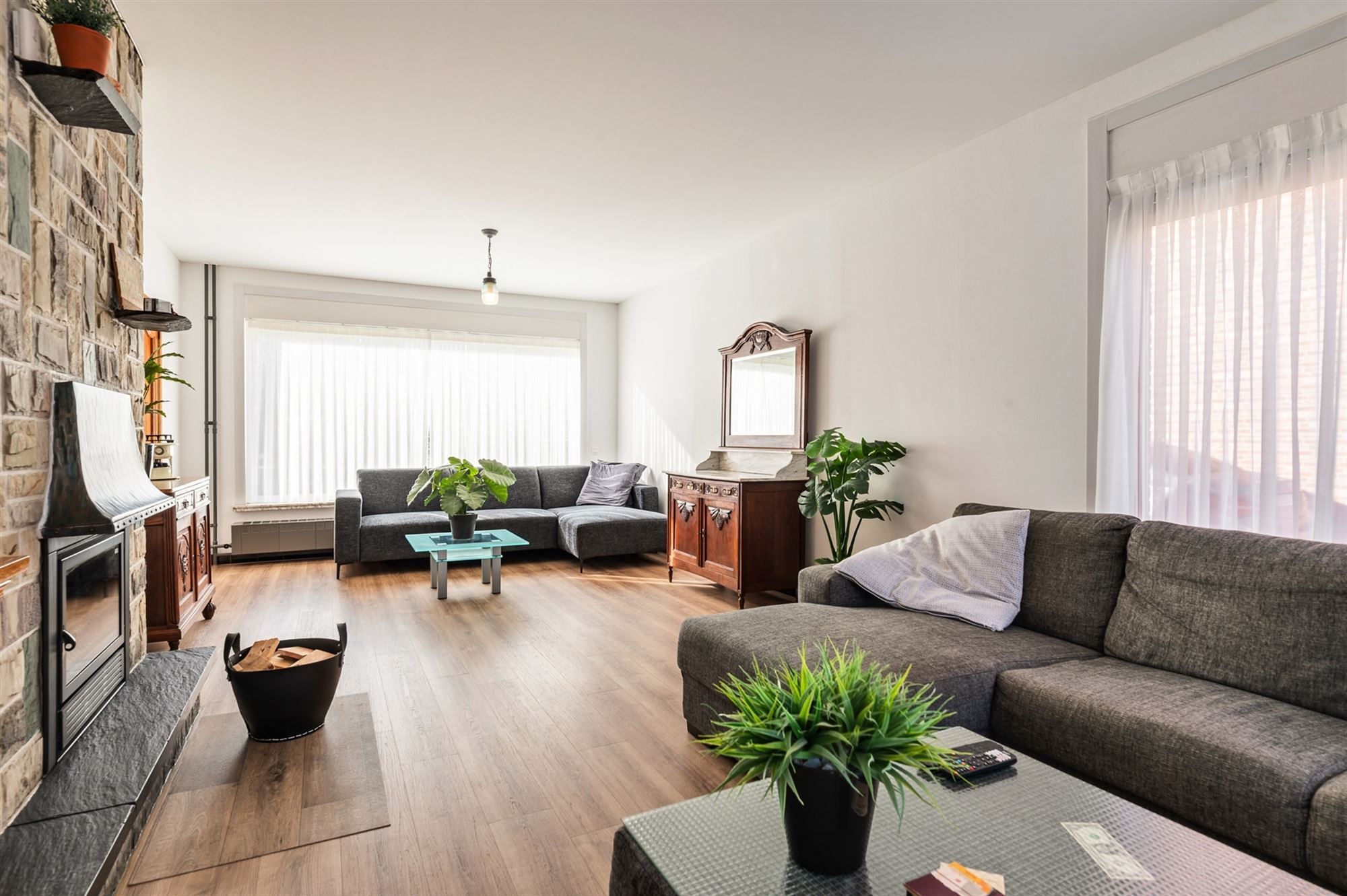 GERENOVEERDE INSTAPKLARE WONING OP 1726M2 TEGEN NATUURGEBIED! foto 5