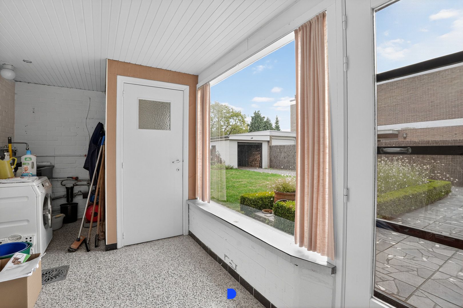 Ruime halfopen woning in het centrum van Rumbeke! foto 26