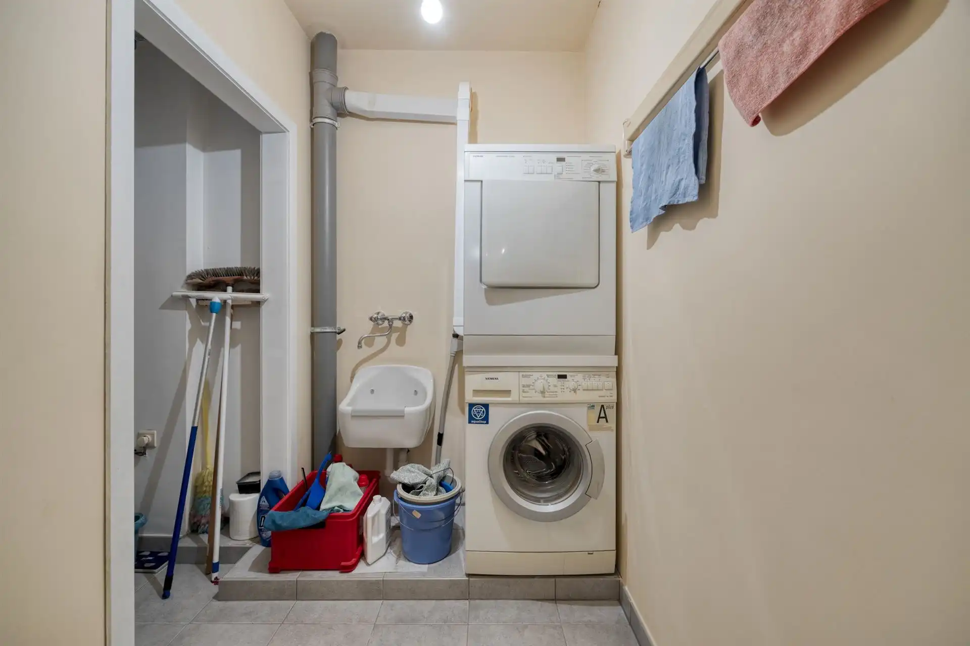Instapklaar appartement met 3 slaapkamers, terras en garage foto 17