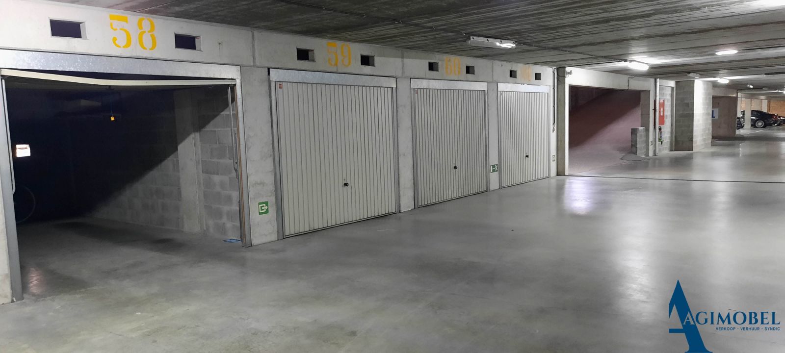 Gemakkelijke  garagebox op niveau +1 in het centrum nabij de Lippenslaan te Knokke . foto 5