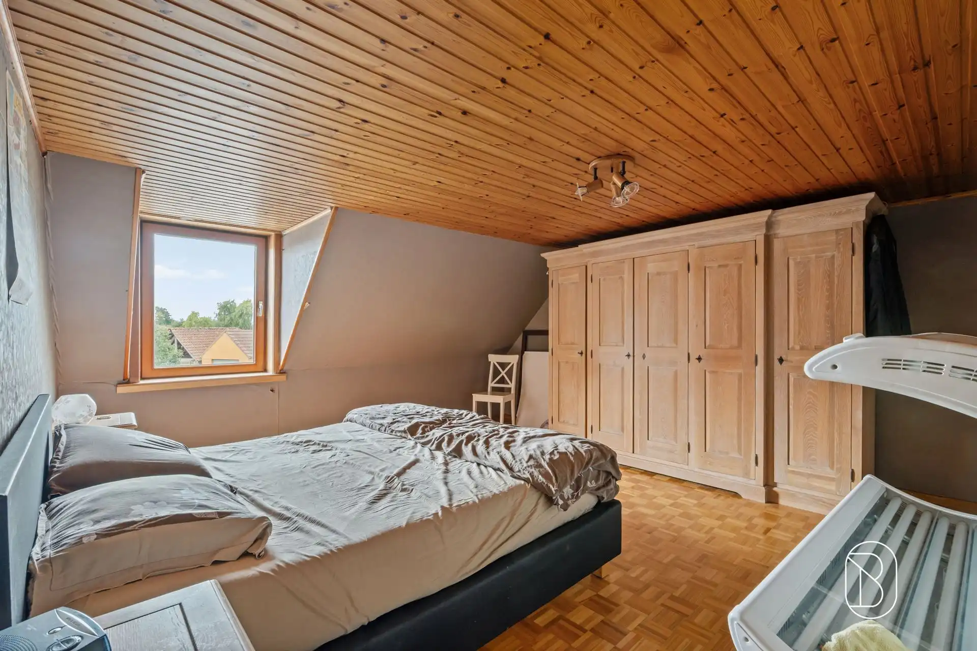 Karaktervolle hoeve met schuur en loods foto 19