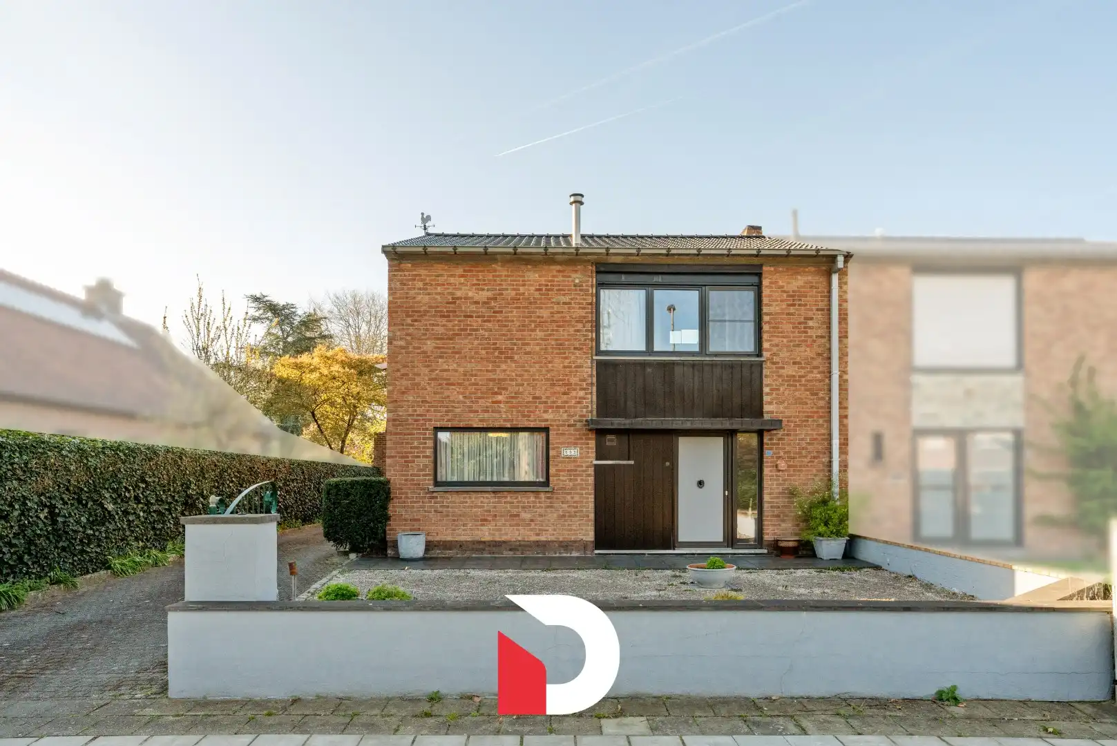 Veelzijdige halfopen woning + atelier op een ruim perceel in een residentiële buurt.  foto 22