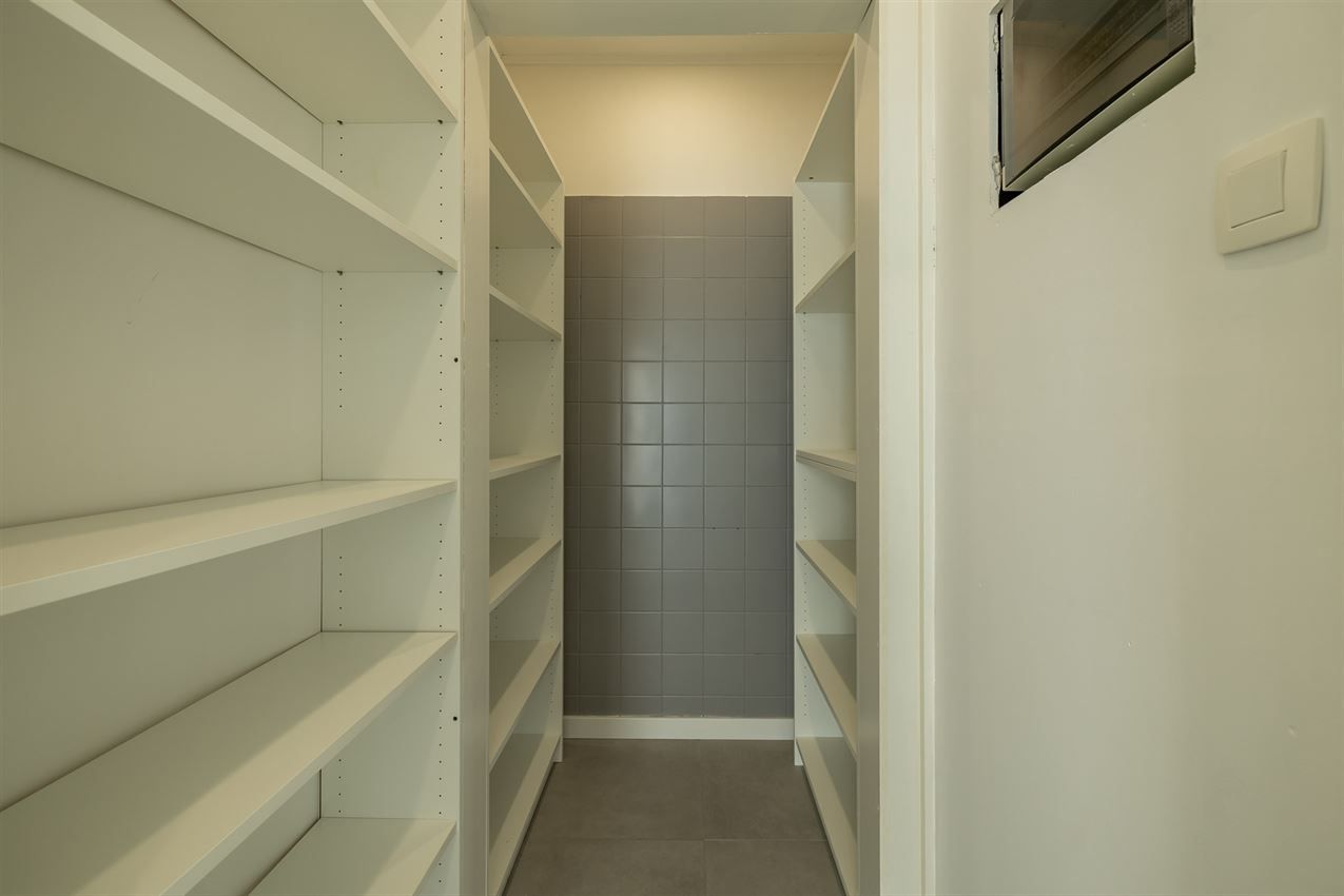 Gelijkvloers appartement, twee slpk., autostaanplaats foto 20