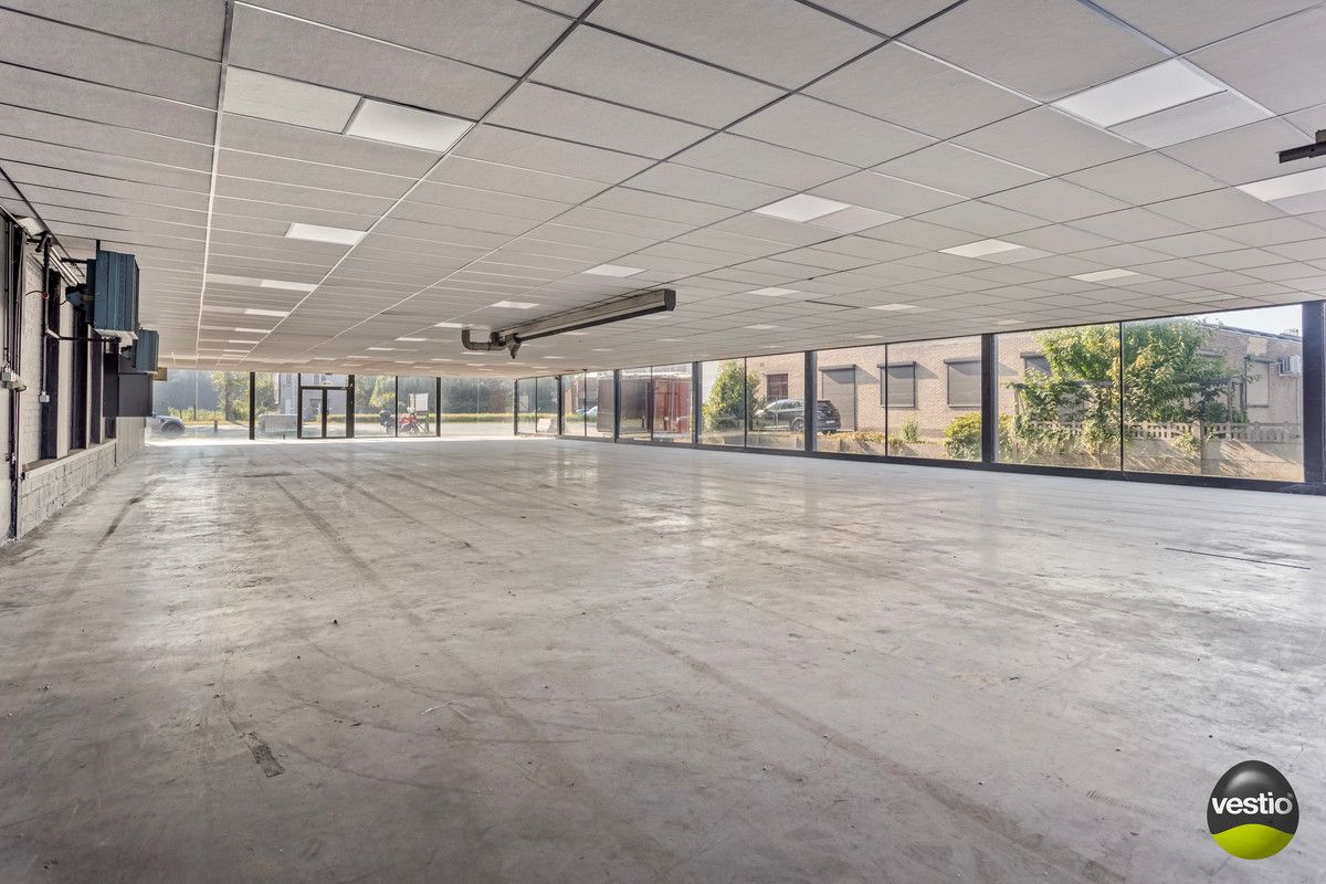 MULTIFUNCTIONEEL BEDRIJFSPAND VAN 970M² OP A-LOCATIE TE HASSELT. foto 9