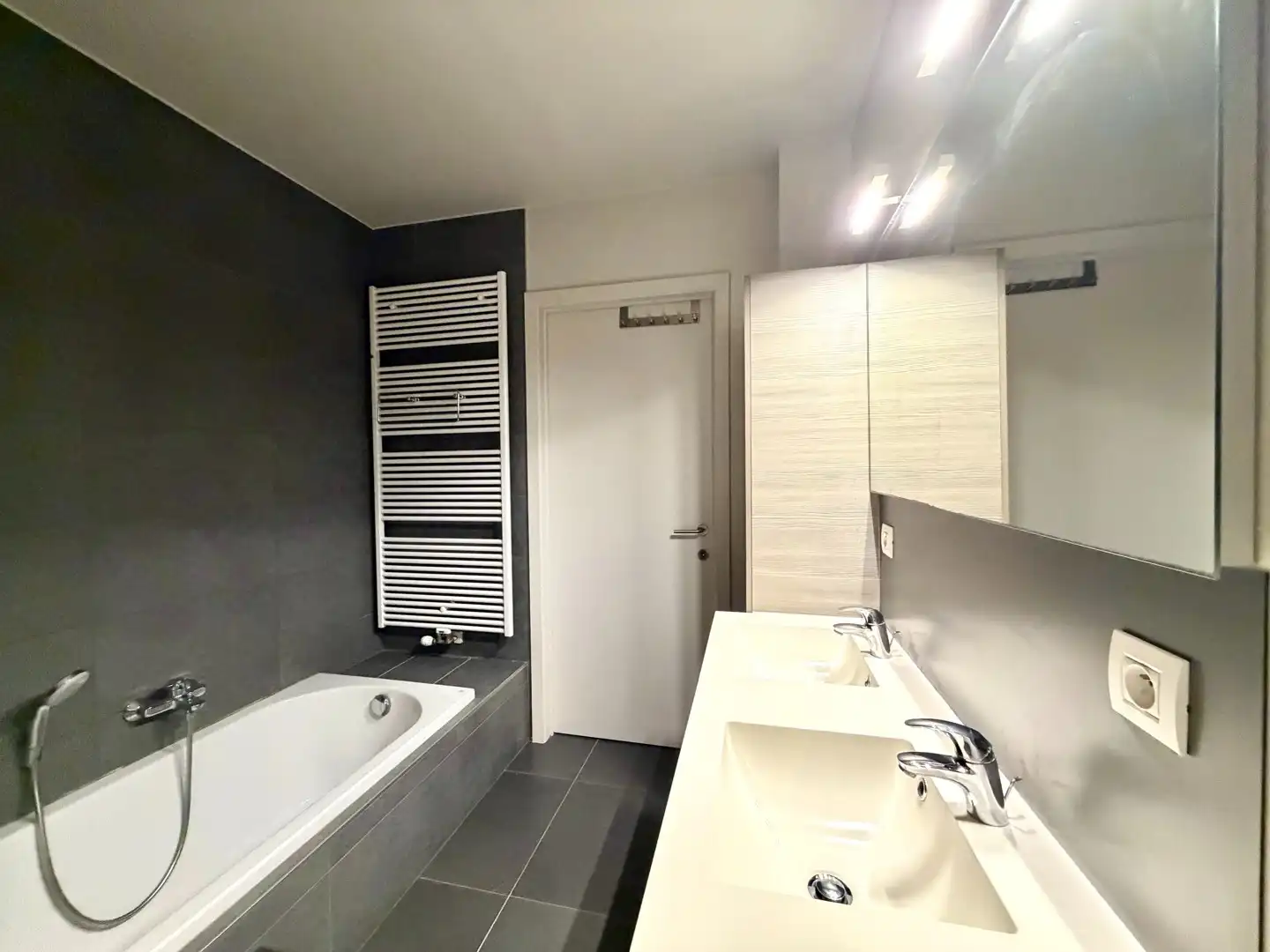 Luxueus appartement in villa residentie! foto 17