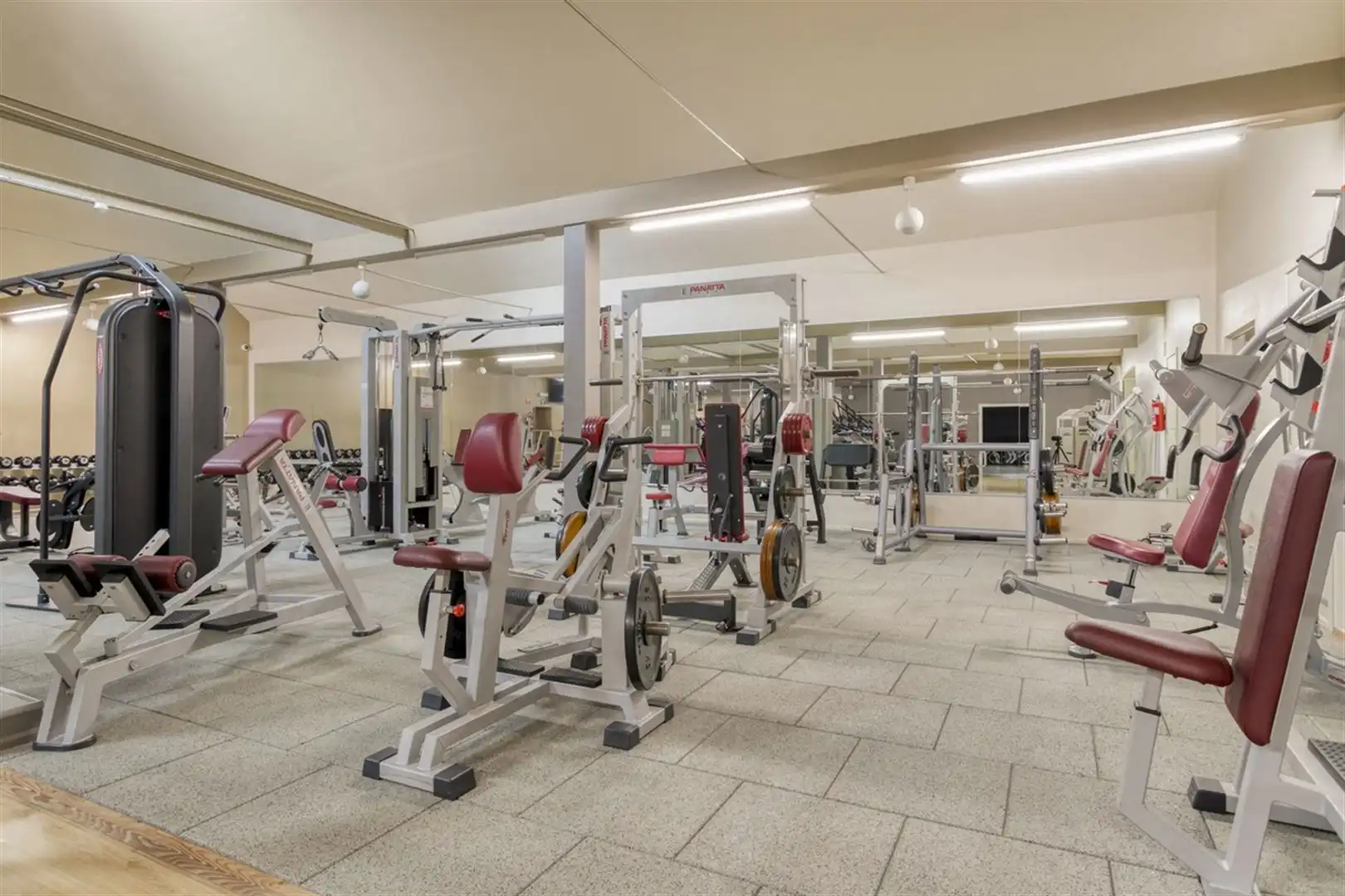 Commercieel gebouw met woonst foto 9