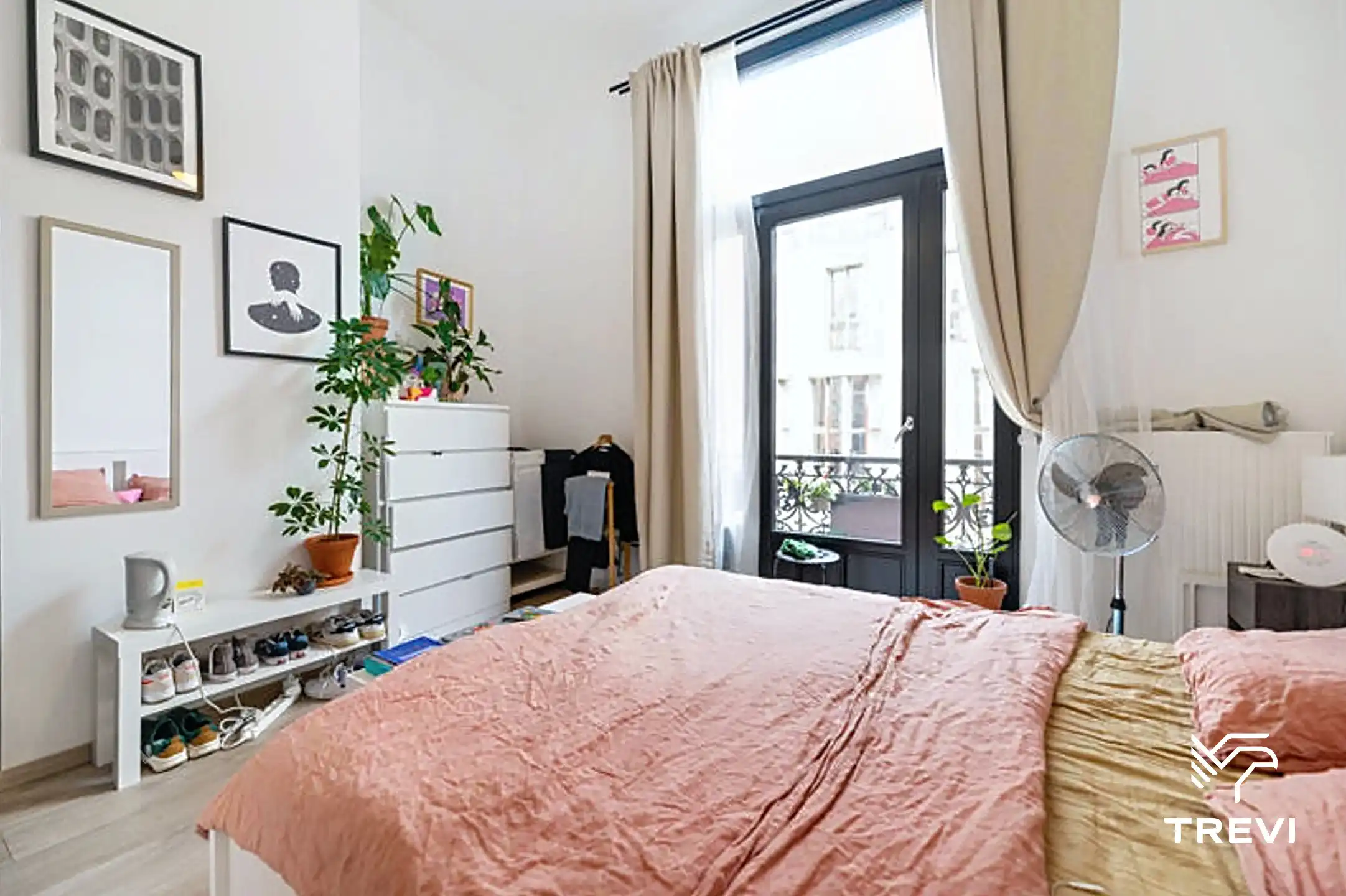 Schitterende kamer in een gedeeld huis in een gerenoveerde woning! foto {{pictureIndex}}