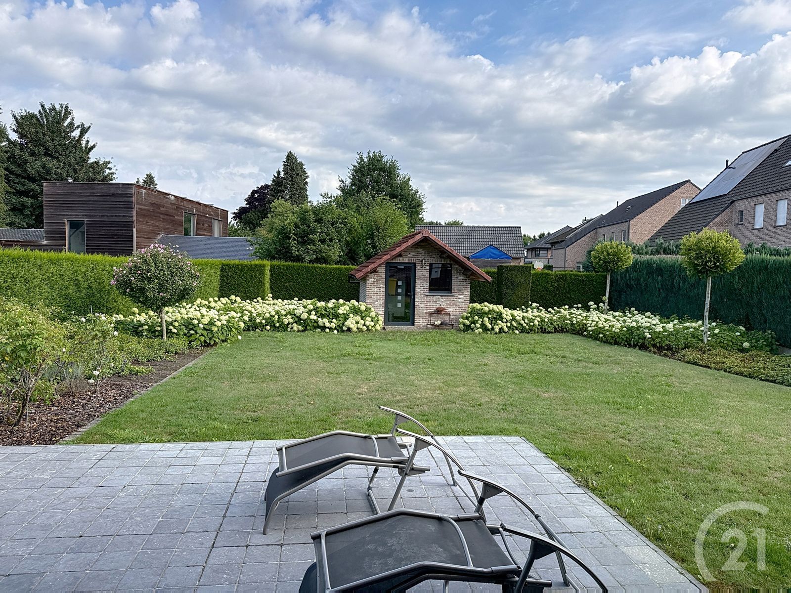 Ruime open bebouwing met vernieuwde keuken en prachtige tuin! foto 23