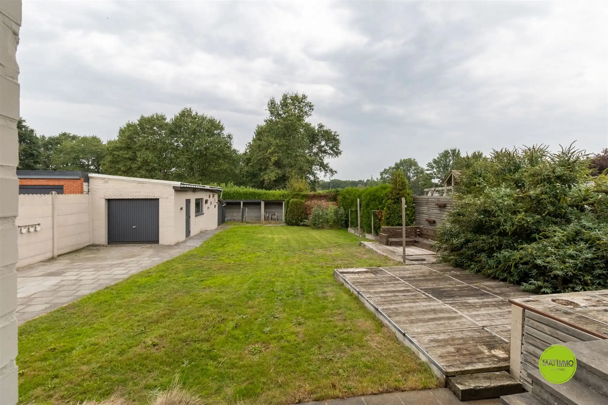 Rustig gelegen, gerenoveerde woning op een ruim perceel foto 24