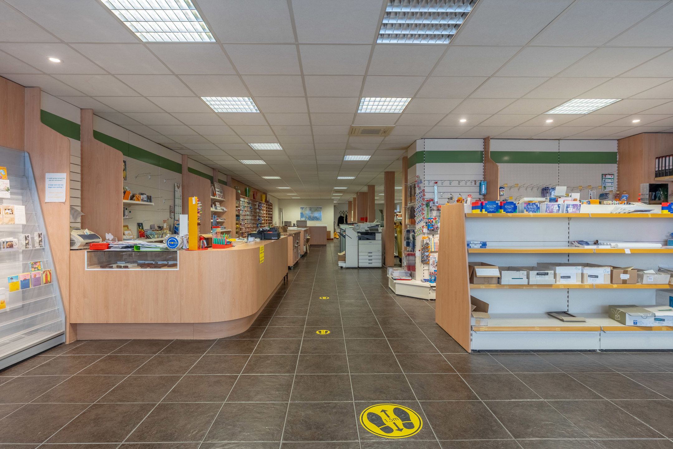 Verrassend ruime handelswoning met bovenliggend appartement. foto 5