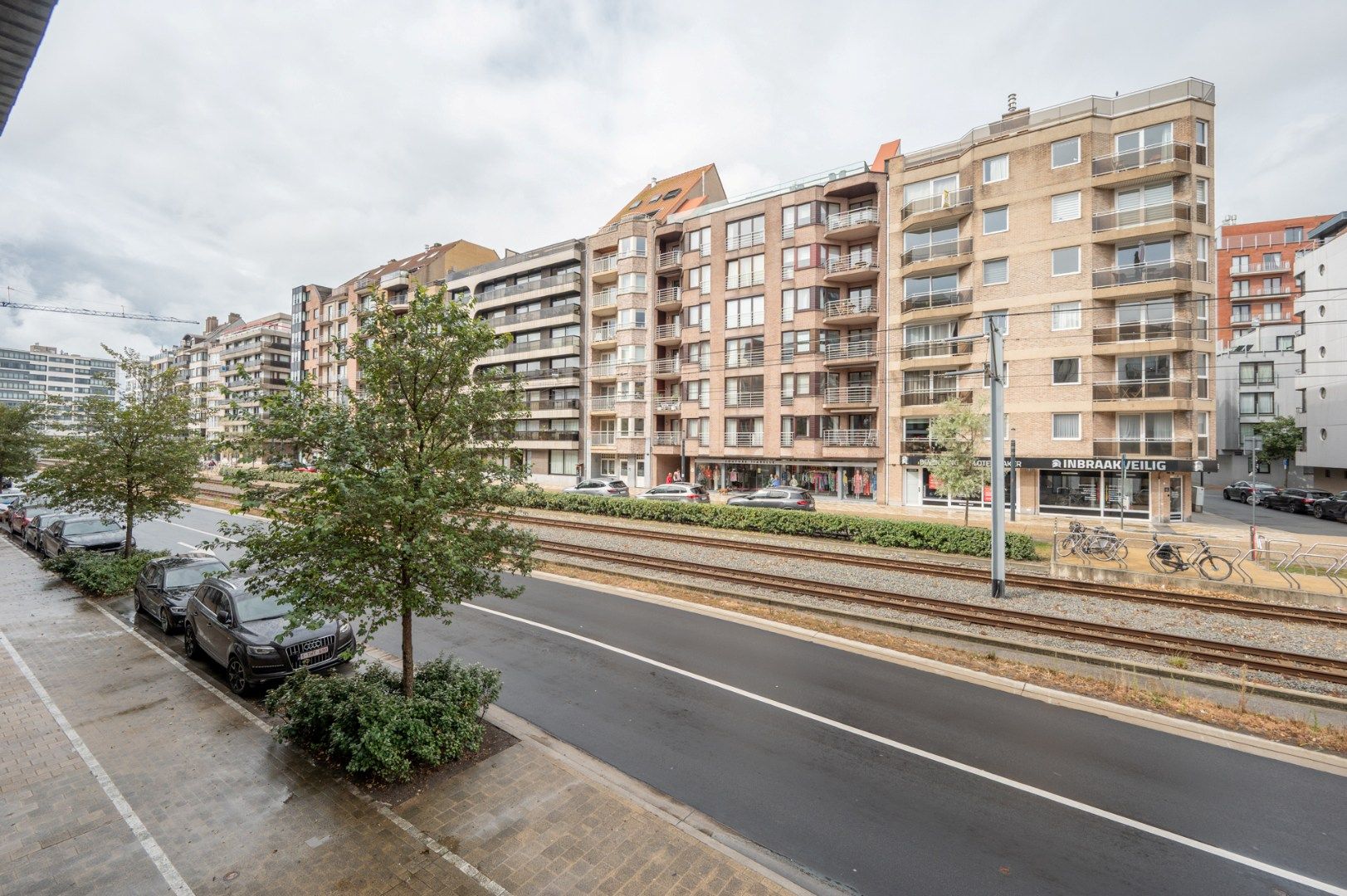 Modern appartement te koop in Knokke-Heist – ideale investering of tweede verblijf. foto 12