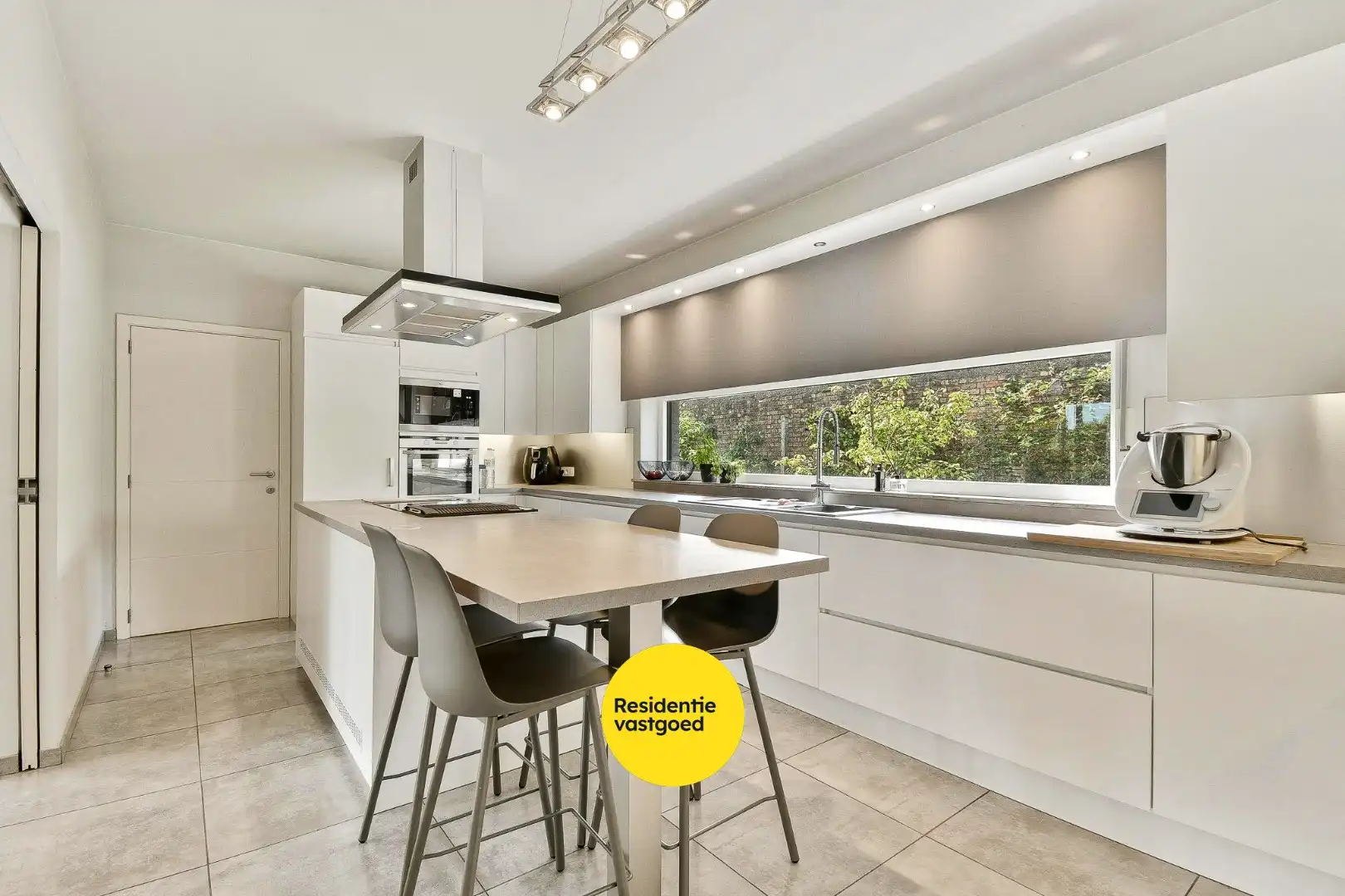 Instapklare en alleenstaande bungalowwoning foto 9