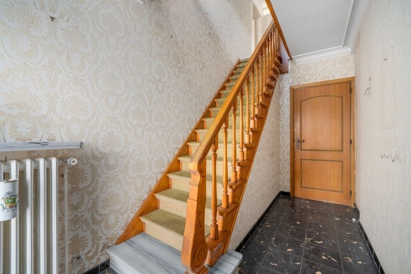 Te renoveren villa, ideaal geschikt voor bijberoep met veel ruimte en grote tuin in centrum Beveren opp 837 m² foto 12