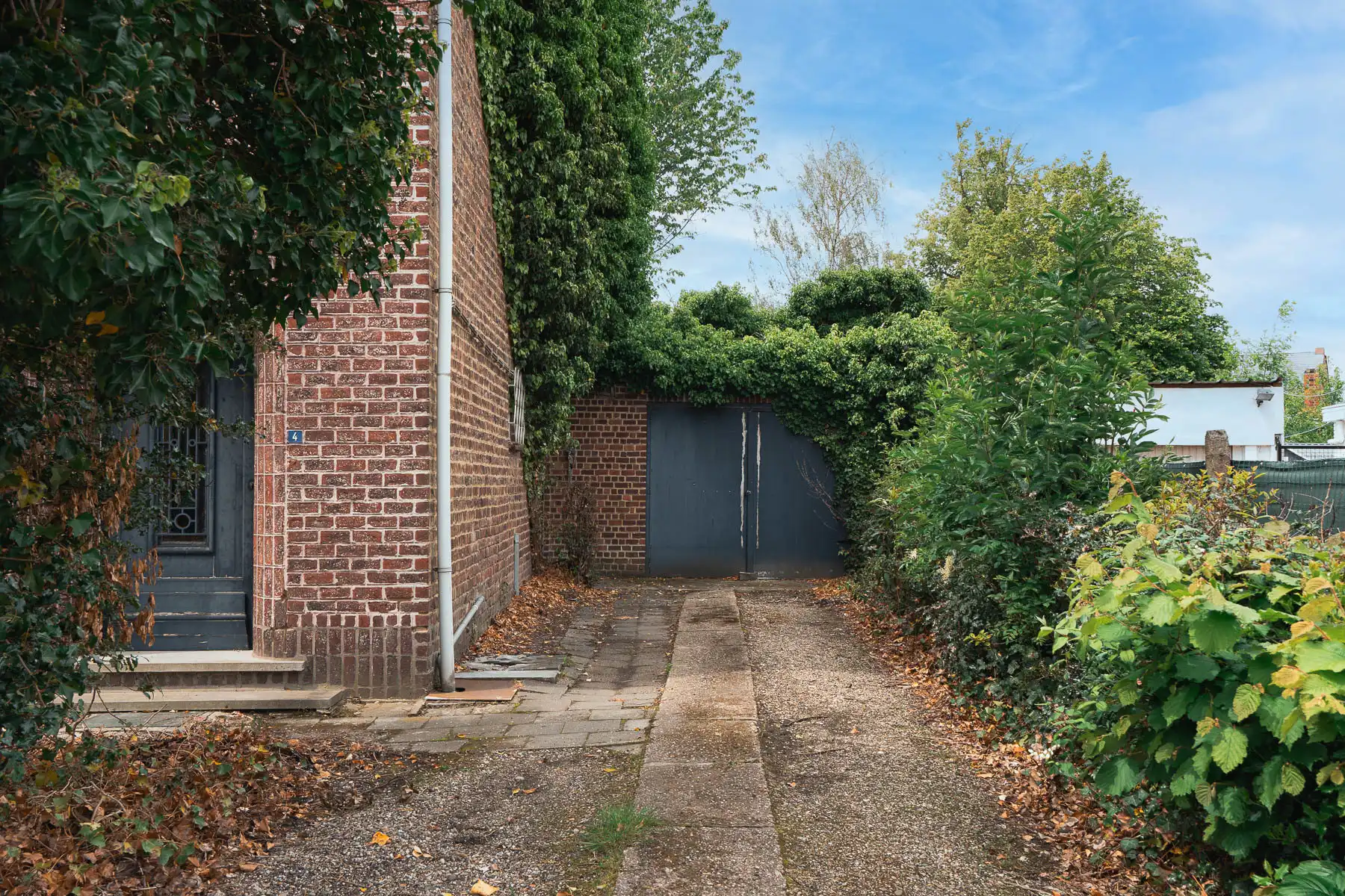 Gezellige, te renoveren open woning in een rustige straat foto 3