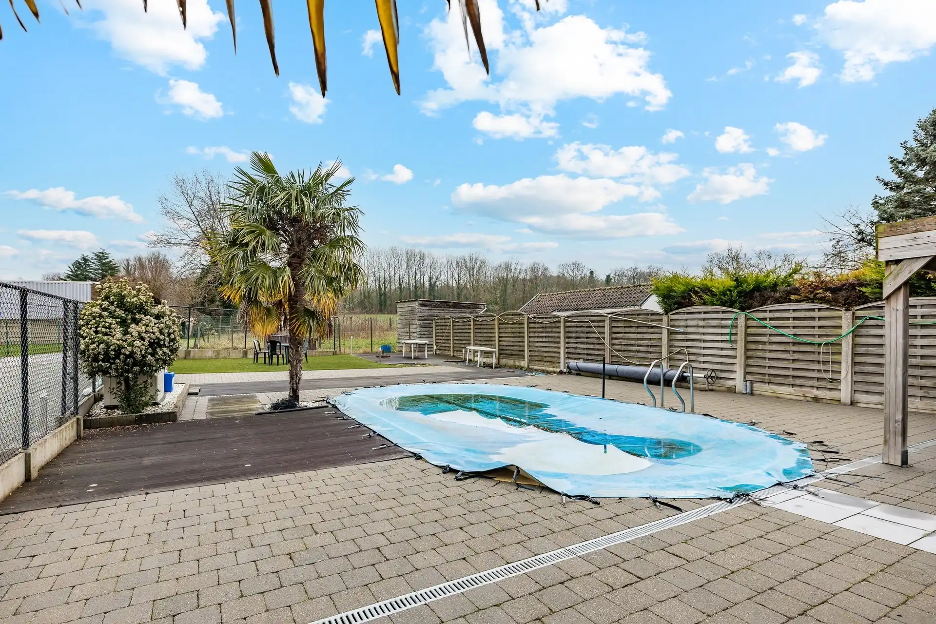 Charmante villa met zwembad op een mooi perceel van 942 m²  foto 6