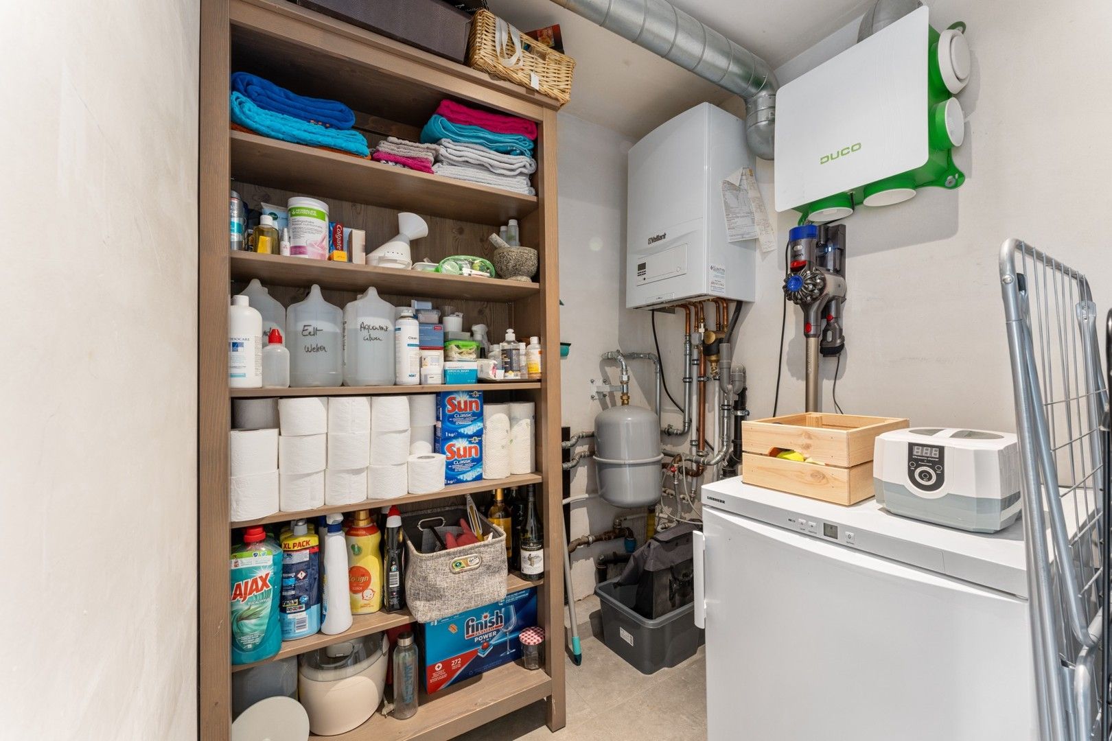 Instapklare woning met 2 slaapkamers op centrale ligging te Zwevezele! foto 9