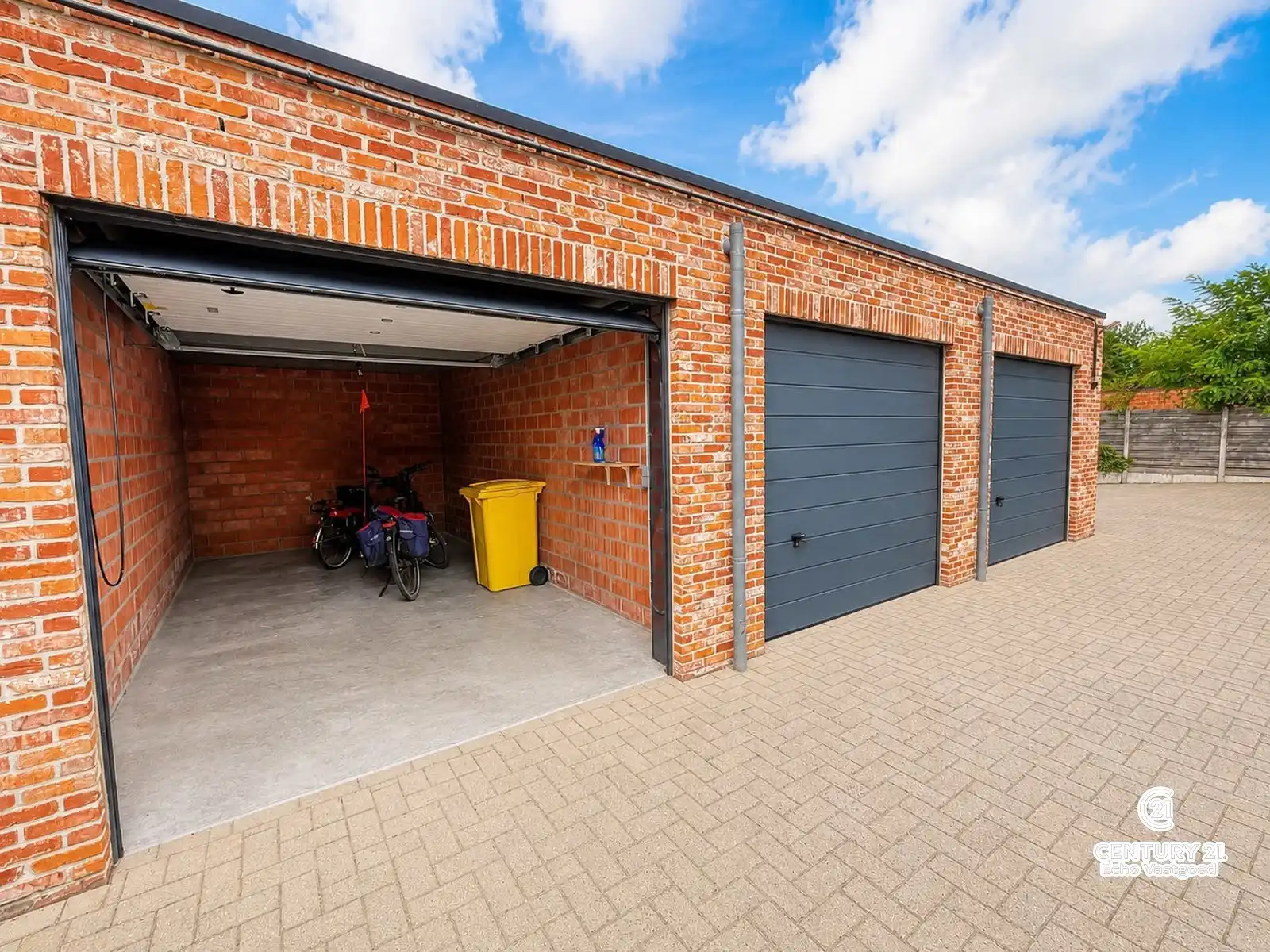 Centraal gelegen 2slpk appartement met garagebox foto 13
