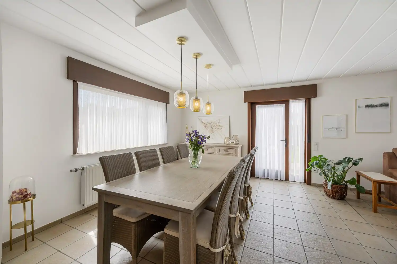 Ruime instapklare gezinswoning met 4 slpks op een mooi perceel van 14a foto 6