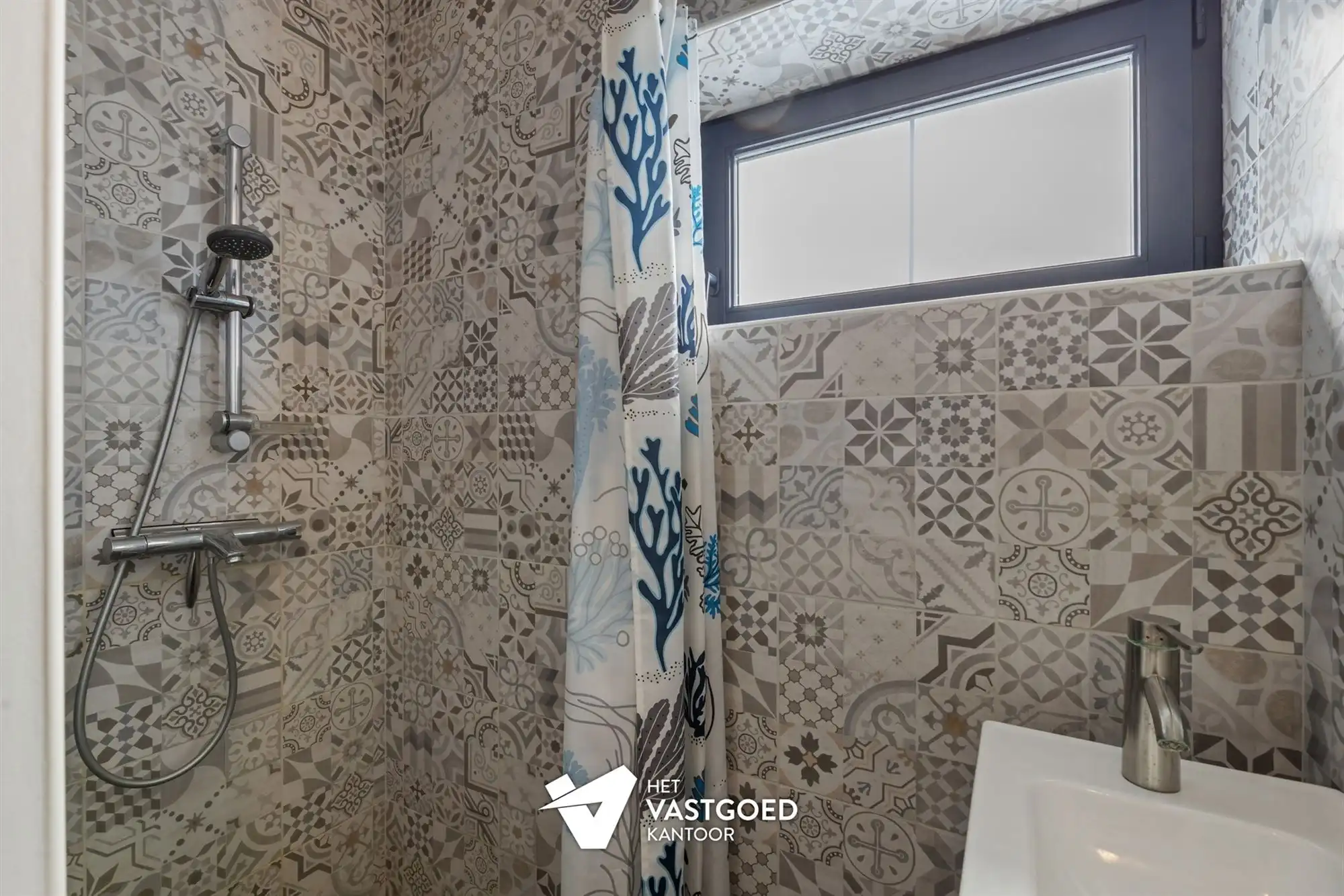 ZEER RUIME WONING MET TAL VAN MOGELIJKHEDEN OP BREED PERCEEL VAN 15 ARE TE KOERSEL foto 24