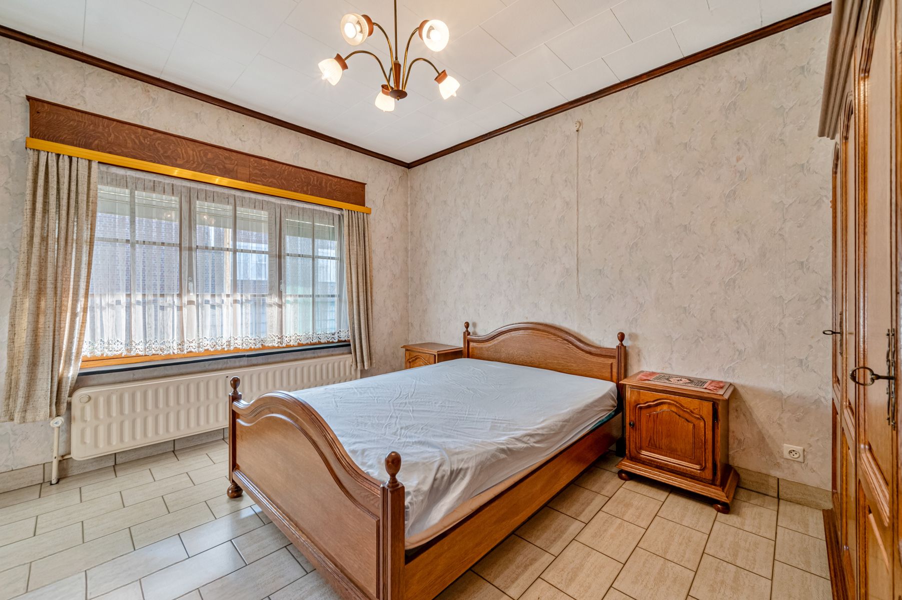 Ruime (handels) woning met groot werkhuis, tuin en garage foto 13