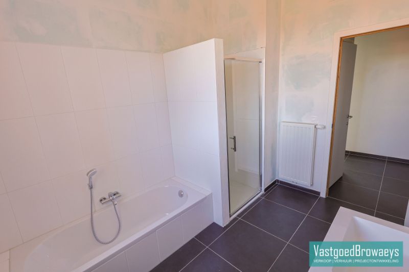Instapklaar 2-Slaapkamerappartement tegenover Station Ronse – Ideaal als Investering! foto 14