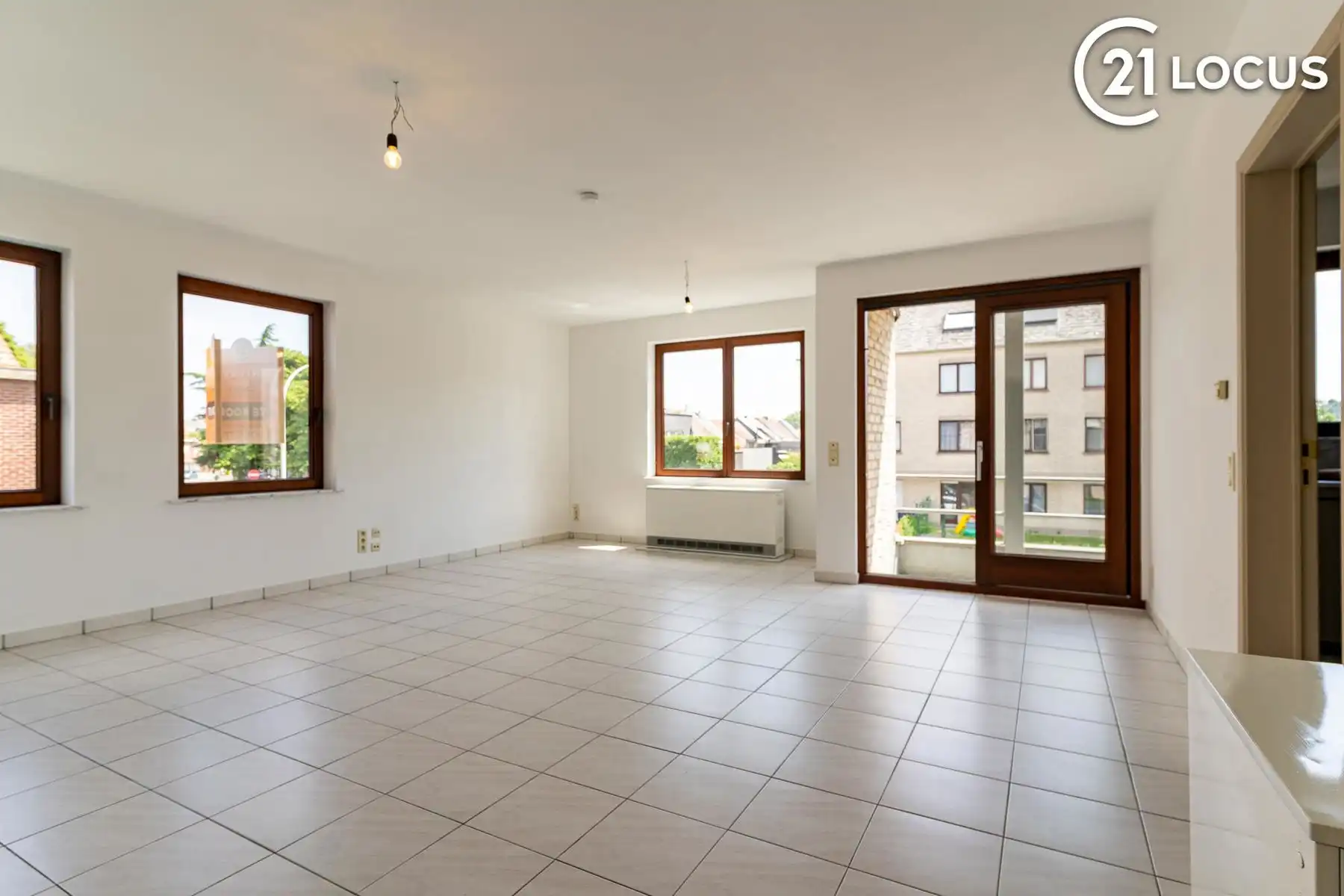 Ruim instapklaar appartement met garage in Burcht foto 5