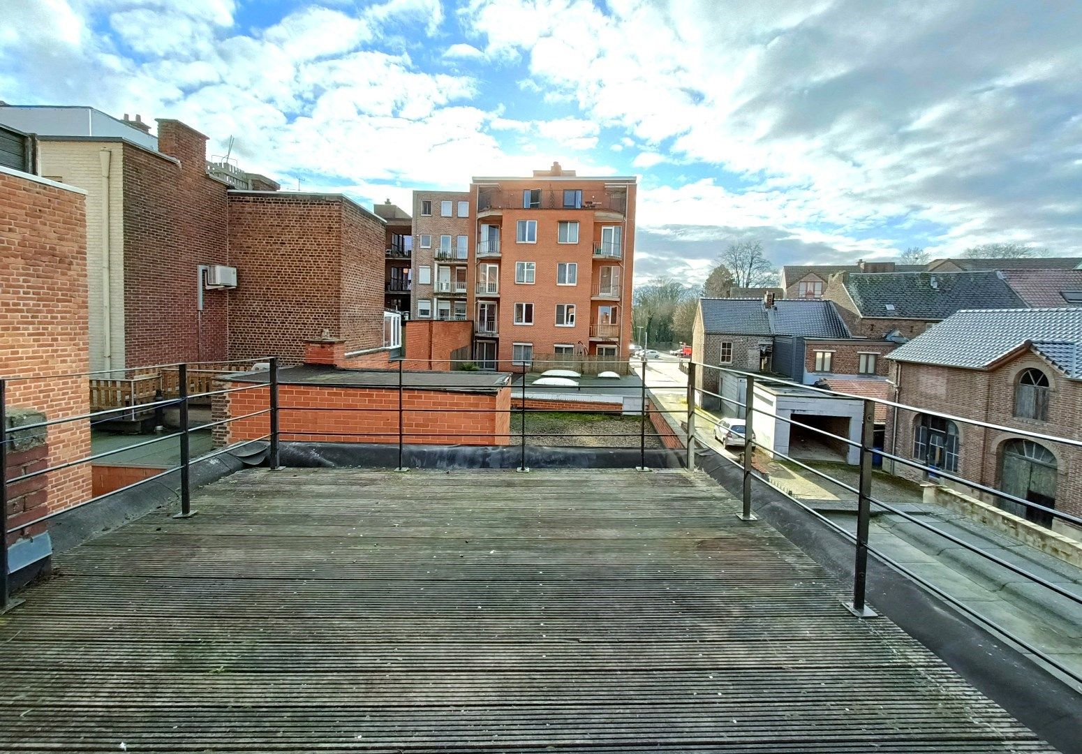 Instapklaar appartement met 2 slaapkamers en ruim dakterras - centrum Tongeren foto 2