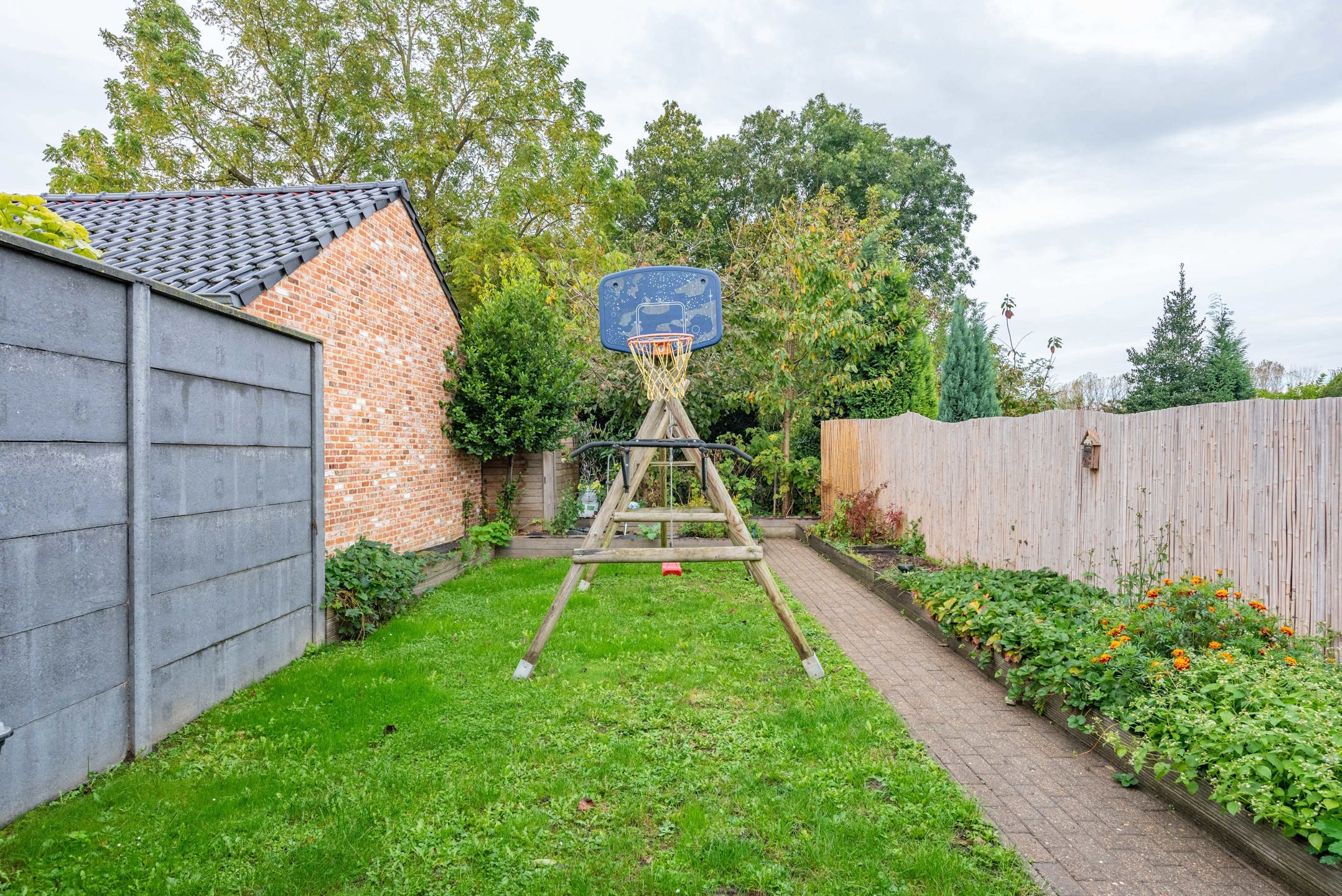 Verrassende woning met riante atelier te Spouwen foto 23