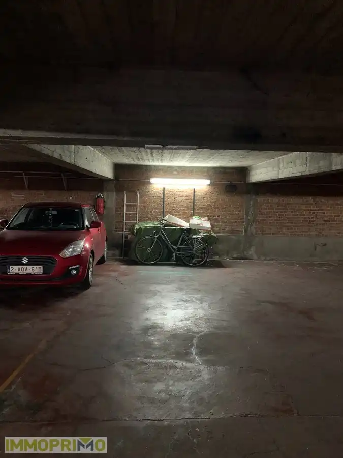 3 autostaanplaatsen foto 5