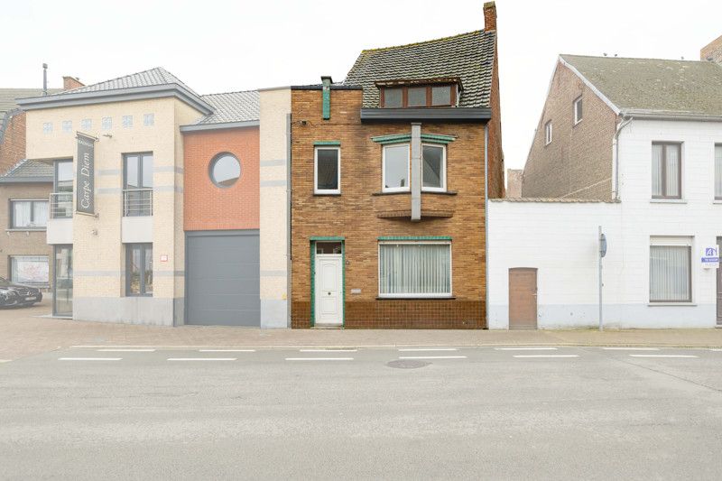 Hoofdfoto van de publicatie: Woning dichtbij het centrum van Meulebeke.