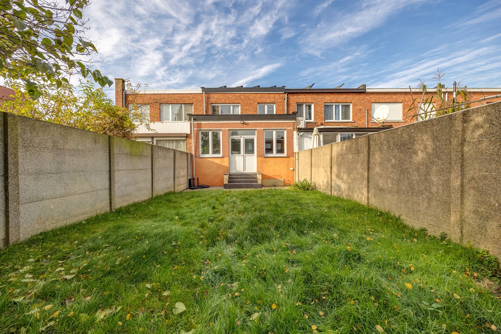 Huis met 3 slaapkamers, tuin en garage foto 15